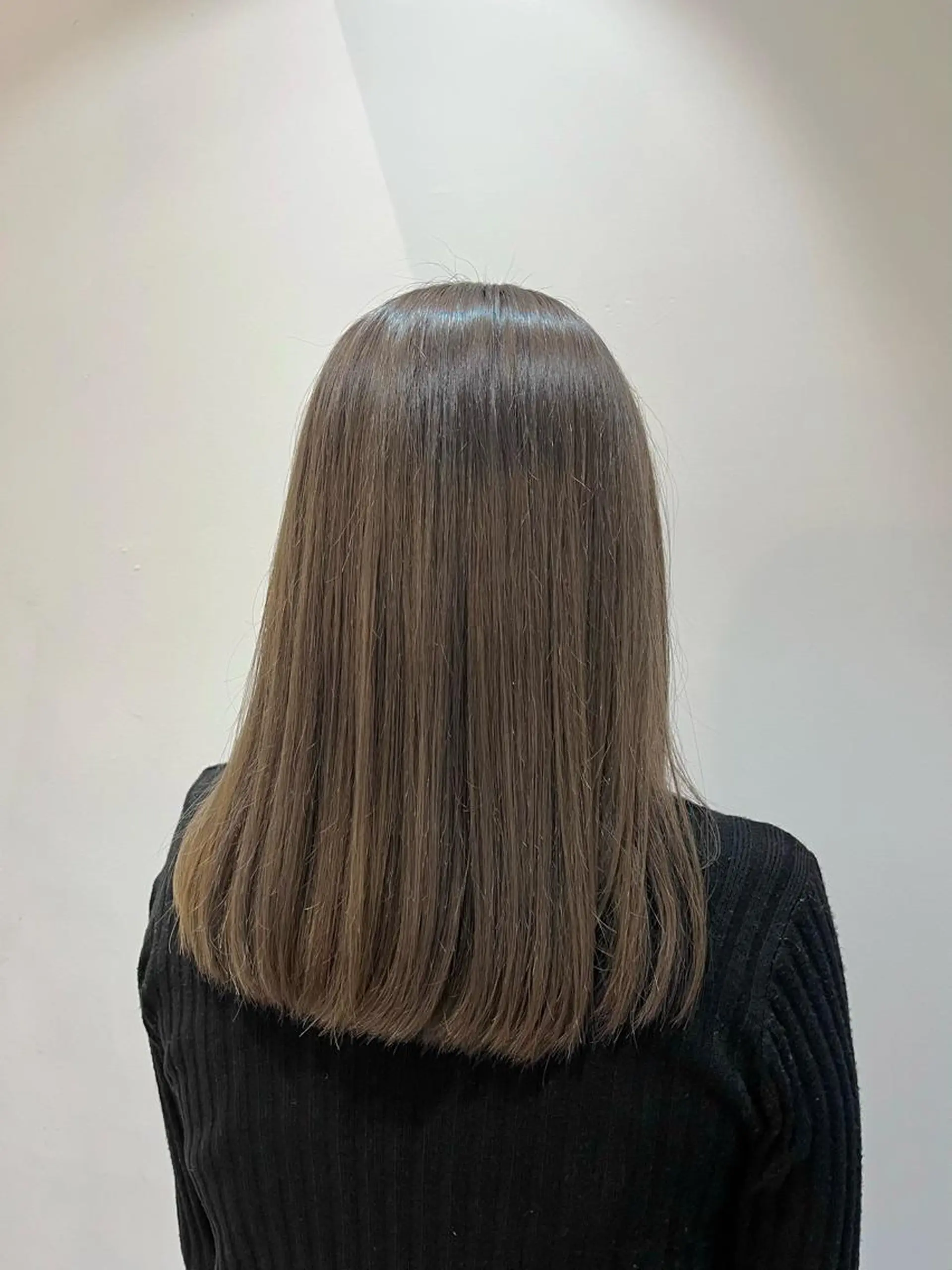 セミロング カラー 山本 佳奈のヘアスタイル