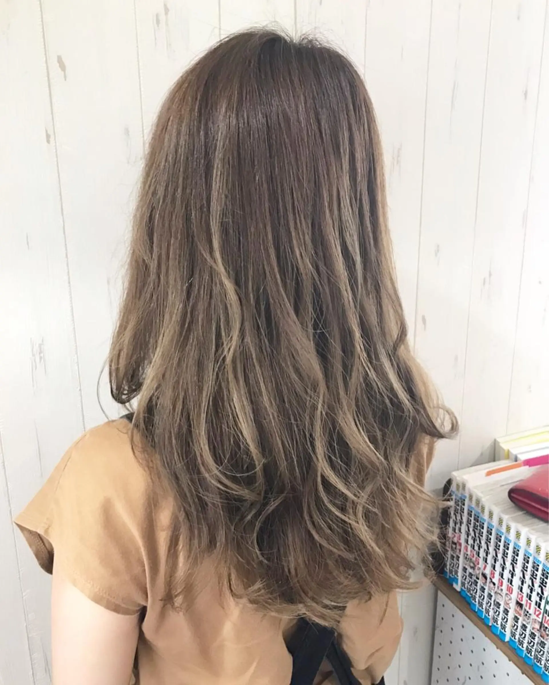 セミロング カラー グラデーションカラー 西川 敏夫のヘアスタイル