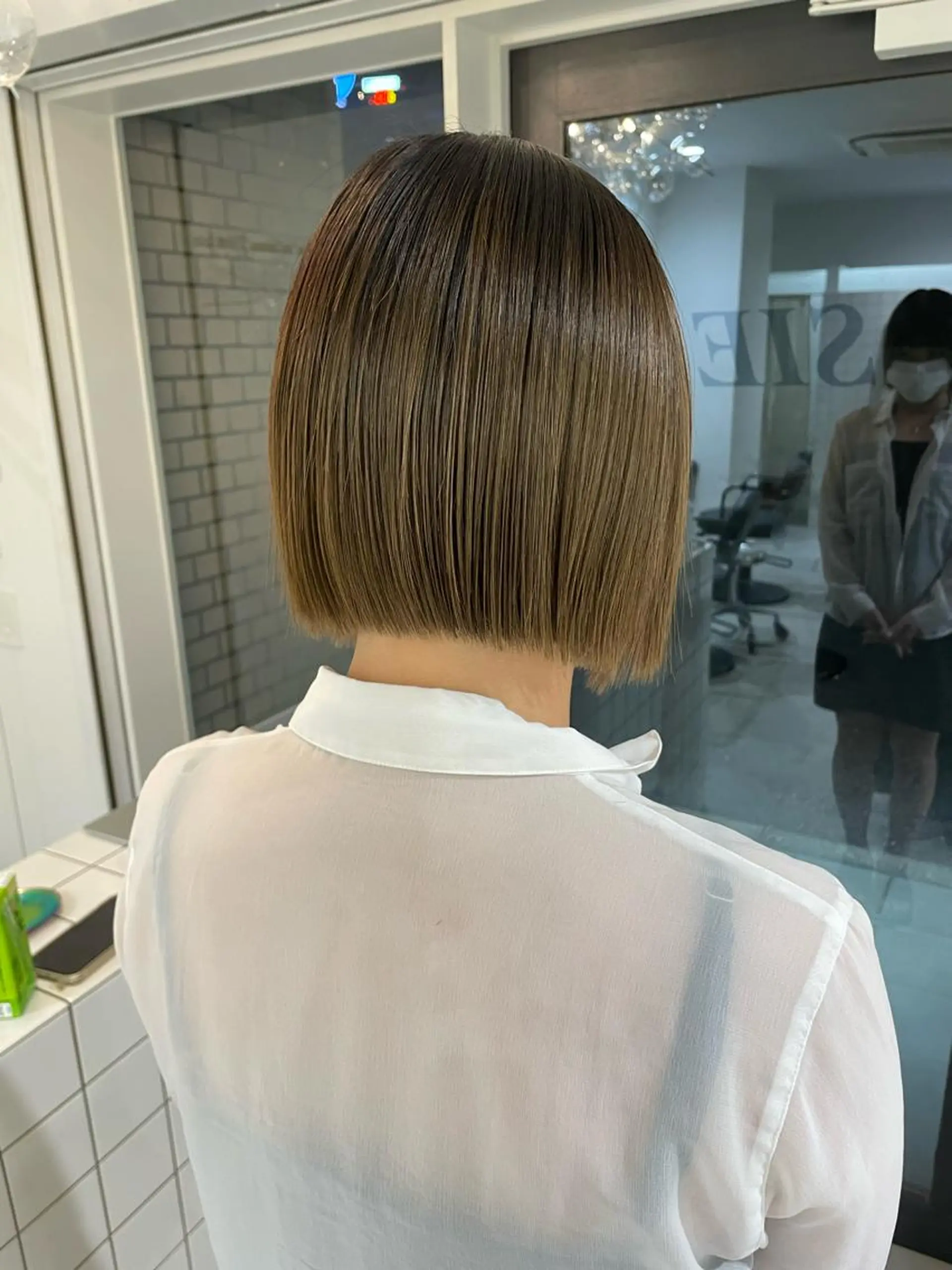 ミディアム Koto🌿 ブリーチなしカラーのヘアスタイル