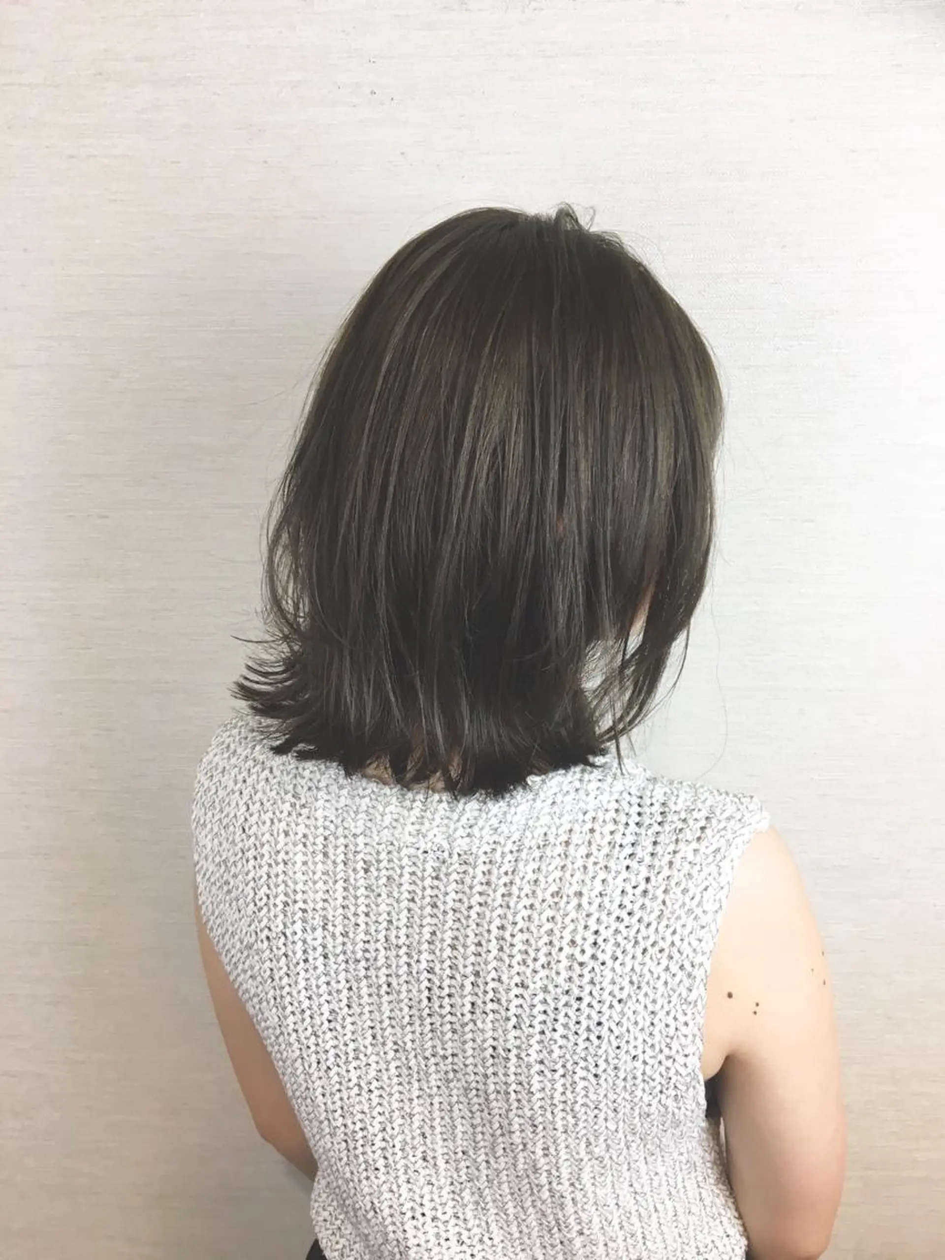 ミディアム ブリーチなしダブル/ レイヤーカット 小棹のヘアスタイル