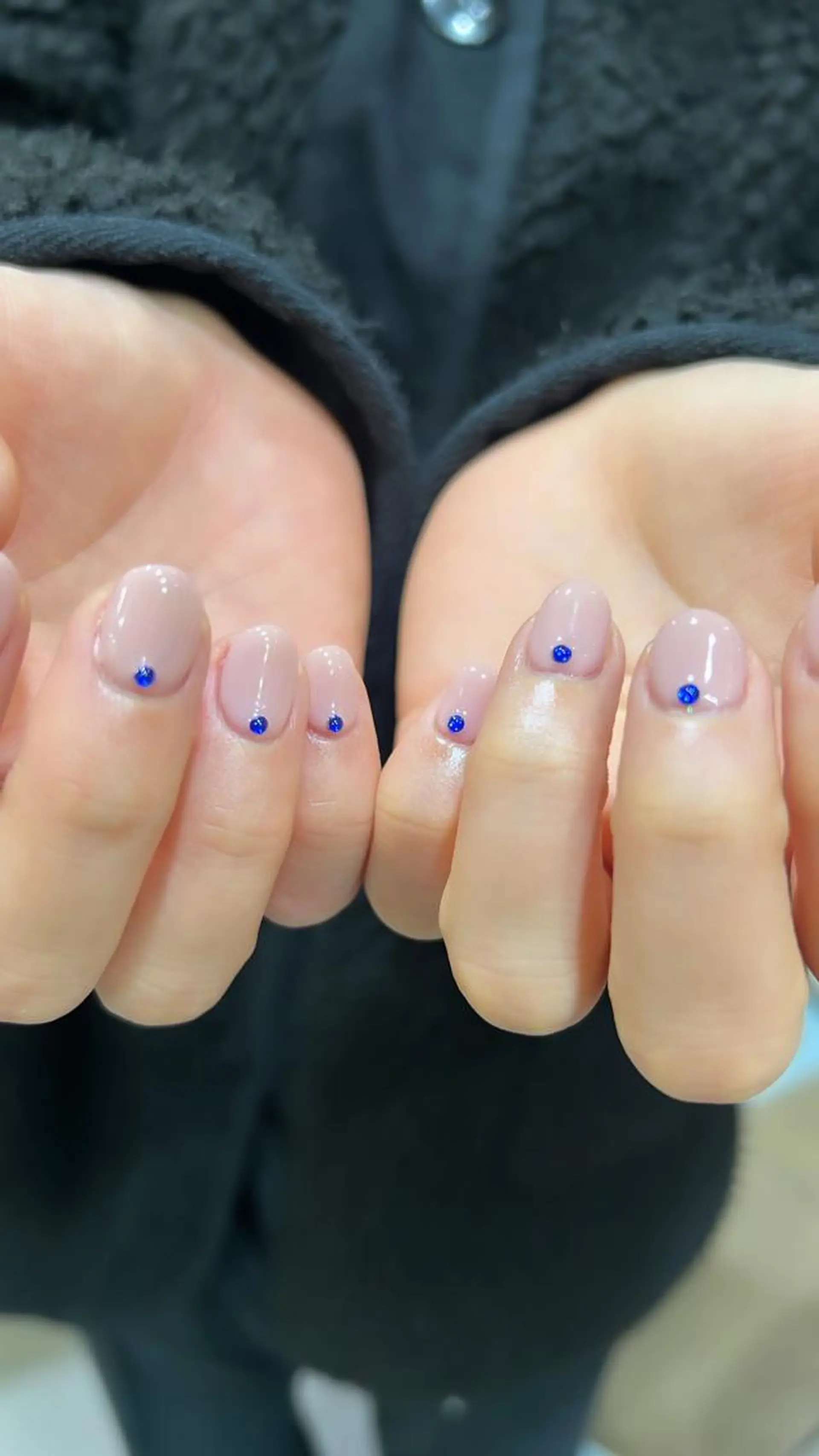 ネイル 暖色ｶﾗｰ/ﾚｲﾔｰ ｶｯﾄ/Yunaのヘアスタイル