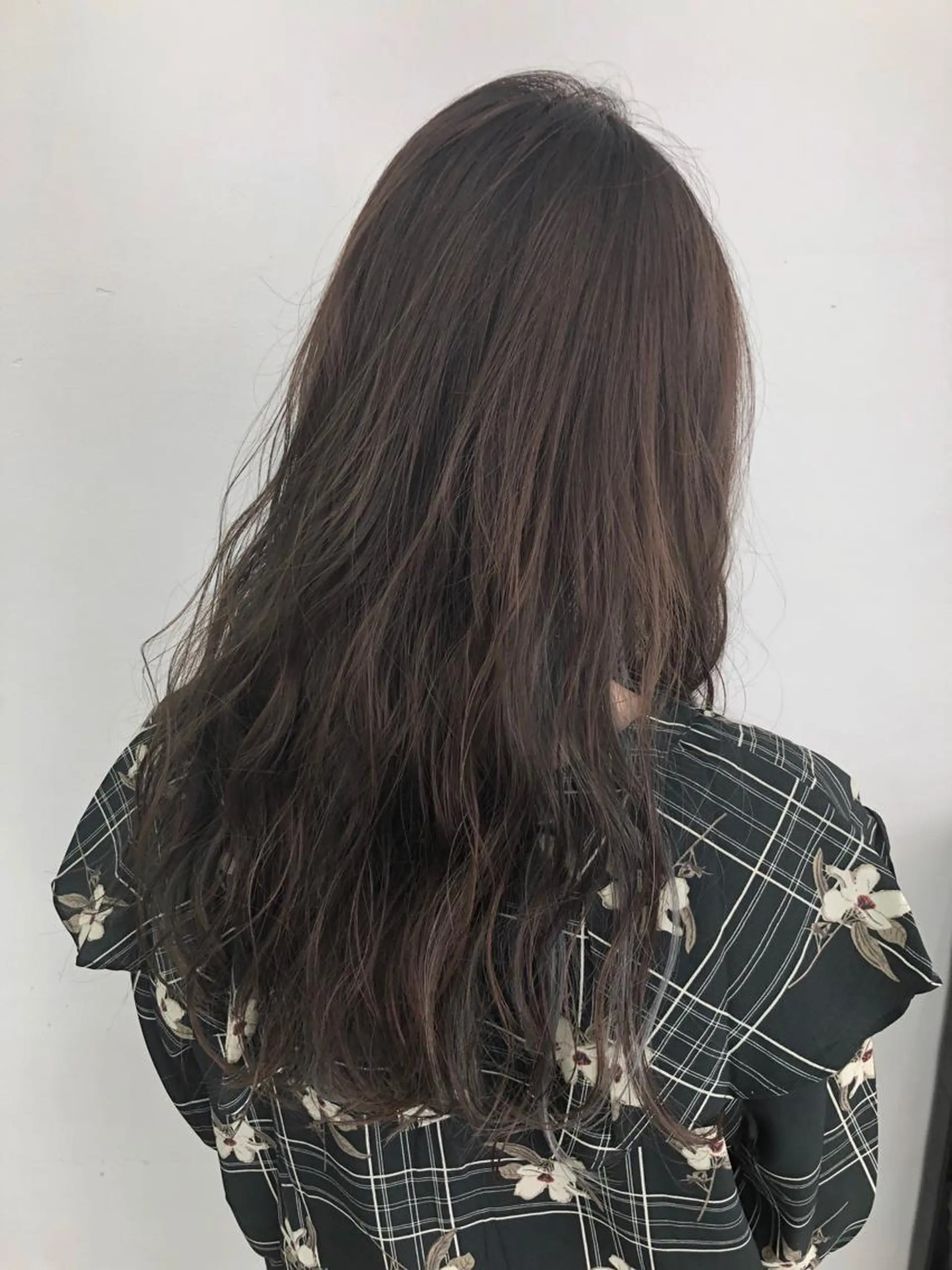 ロング カラー 透明感カラー 岩崎 裕司のヘアスタイル