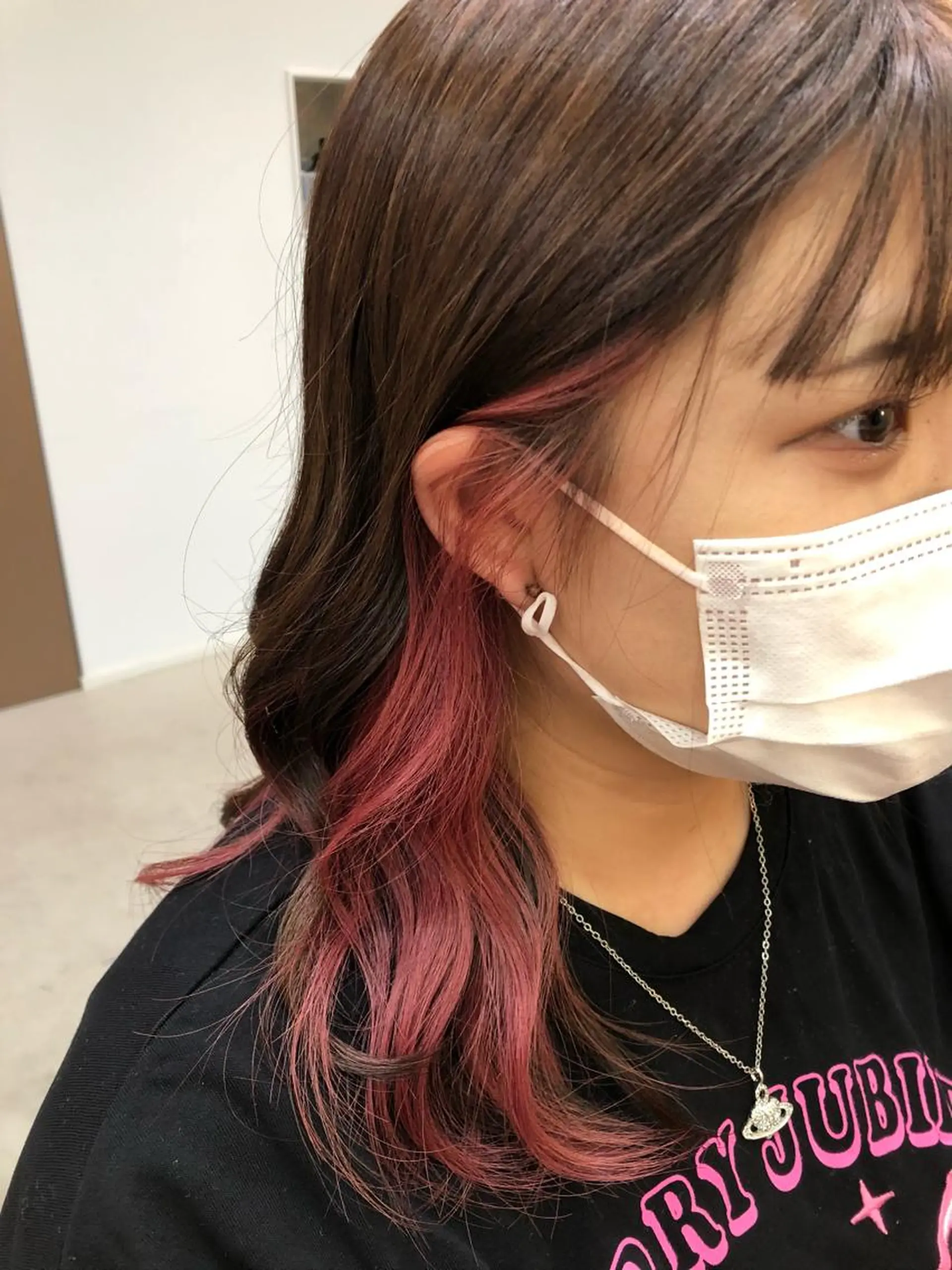 カラー ダブルカラー インナーカラー ピンクカラー 杉林 莉沙のヘアスタイル