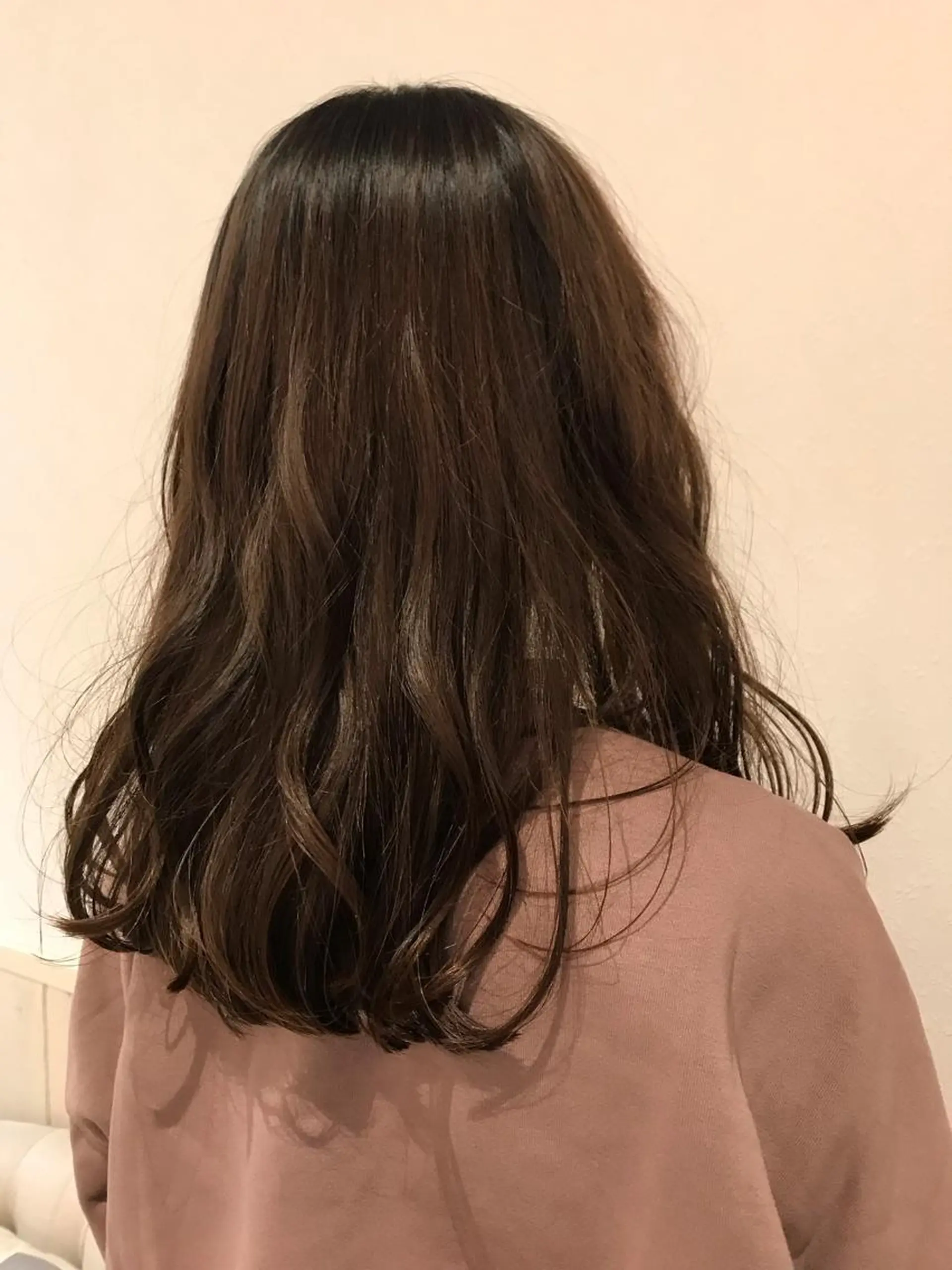 セミロング カラー ベージュカラー 松島 涼花のヘアスタイル