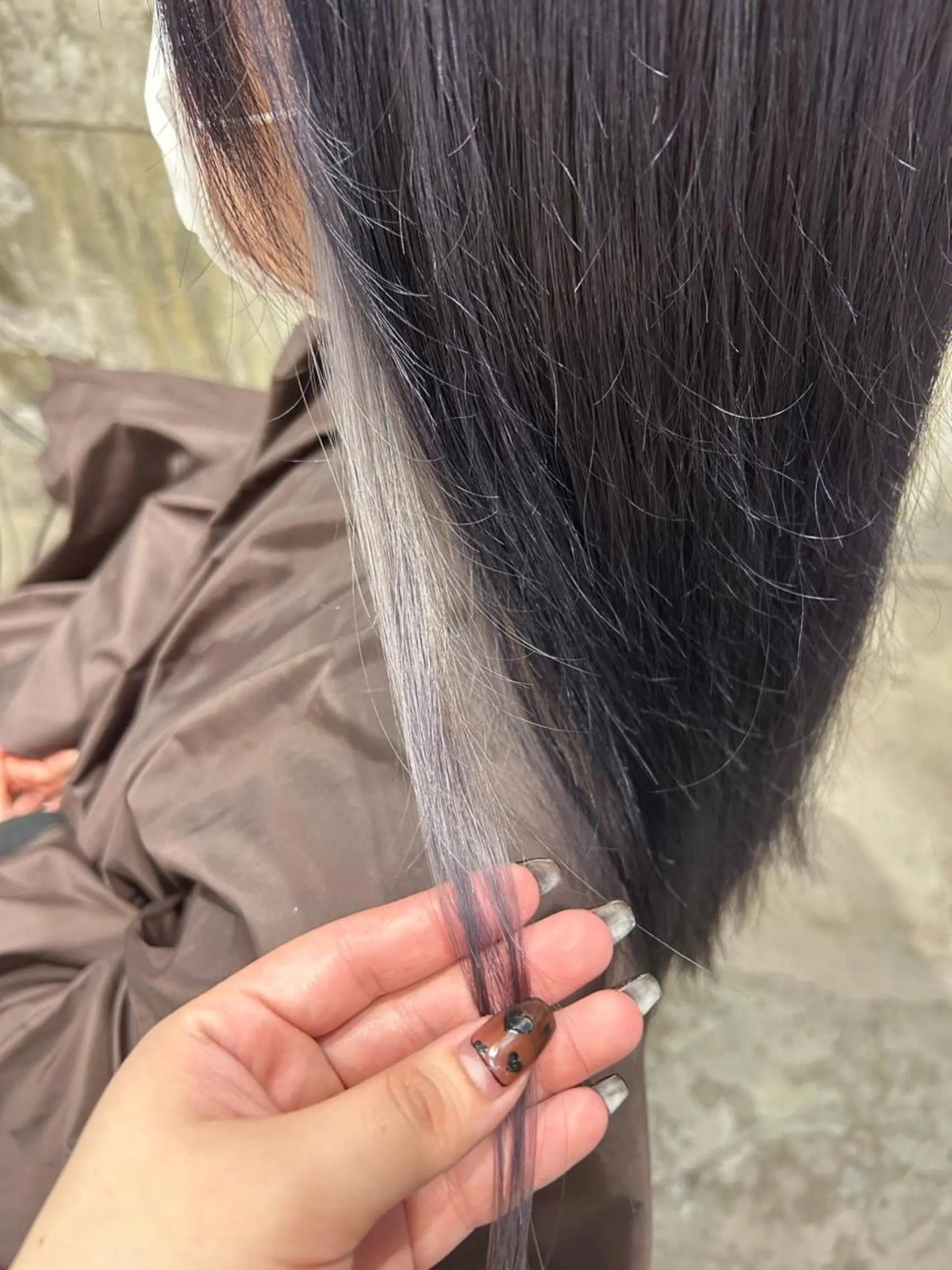 カラー シルバー moi所属・野田 千聖のヘアスタイル