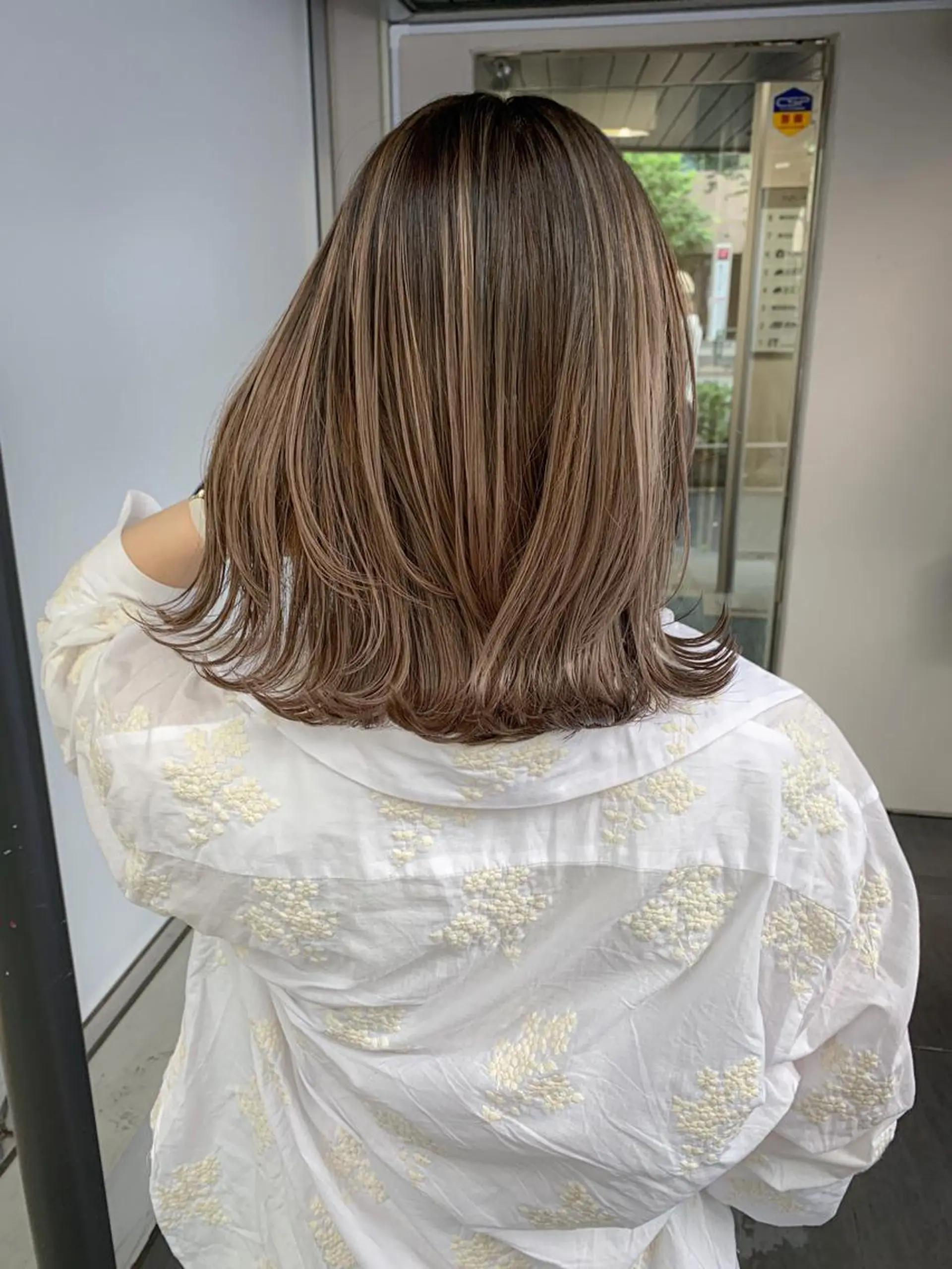 ミディアム ✂️大人のデザイン vivid✂️のヘアスタイル