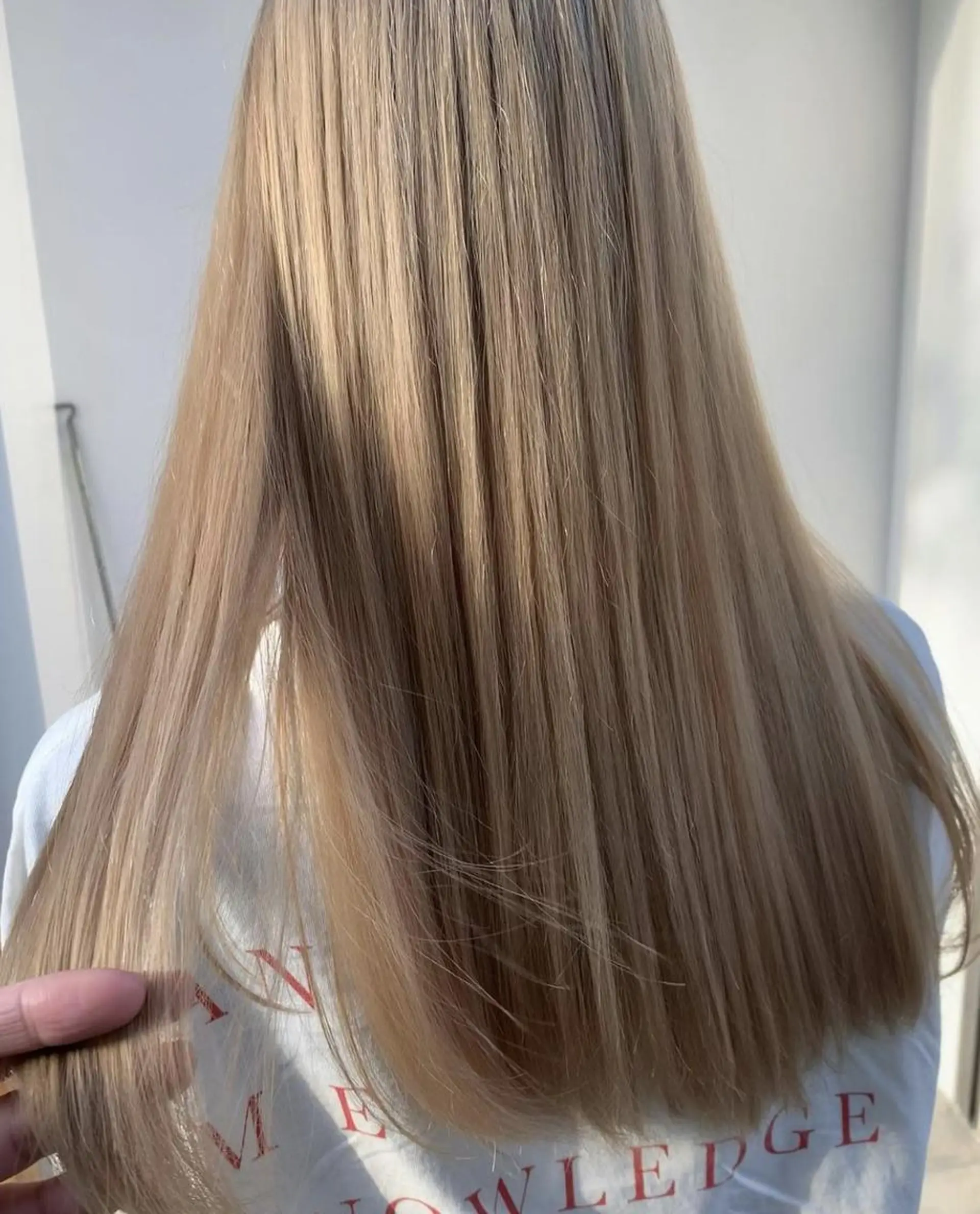 ミディアム カラー ミディアムパーマ ベージュカラー ダブルカラー グラデーションカラー ハイライトカラー CEINE PATHのヘアスタイル