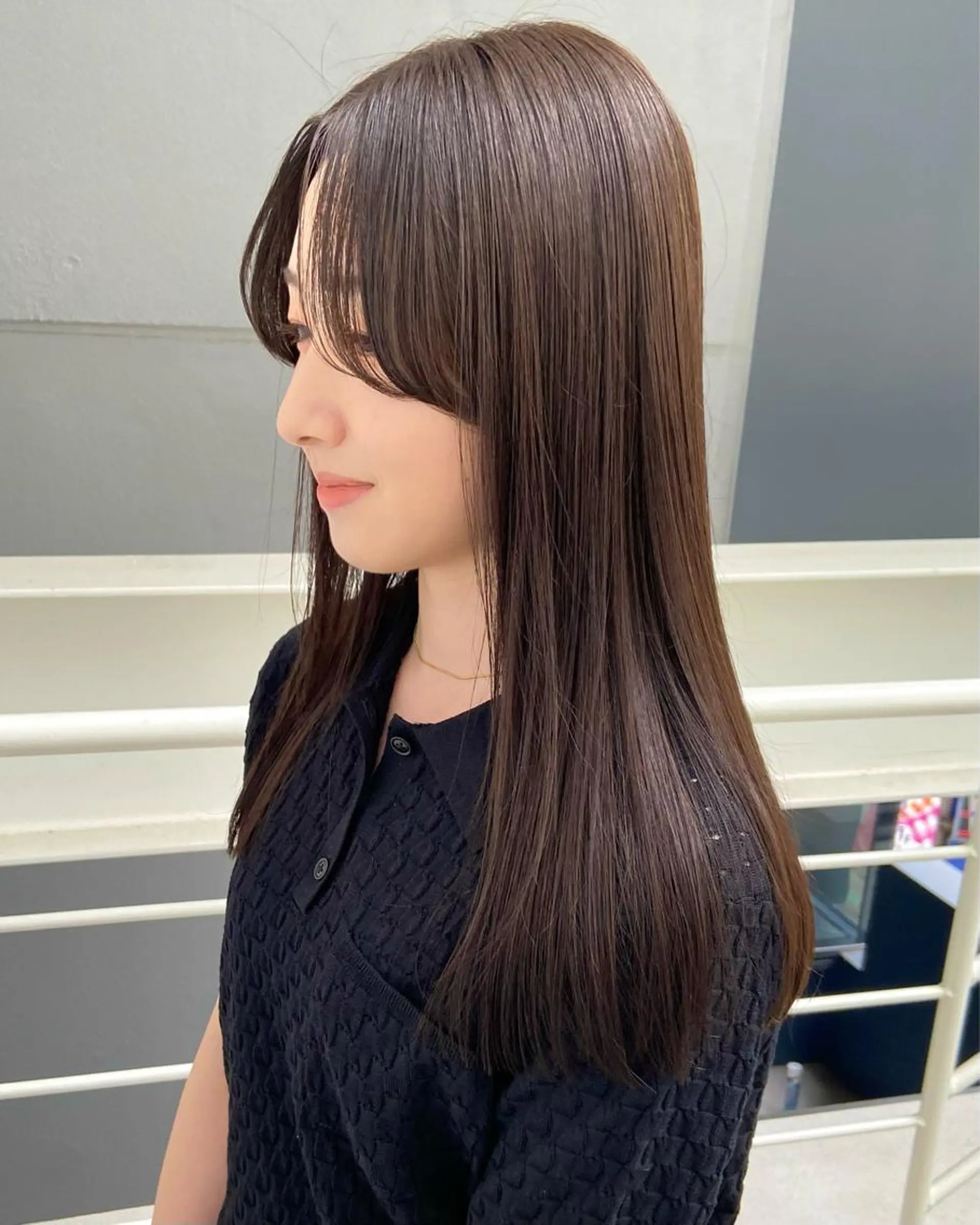 セミロング カラー ERI  / newi町田のヘアスタイル