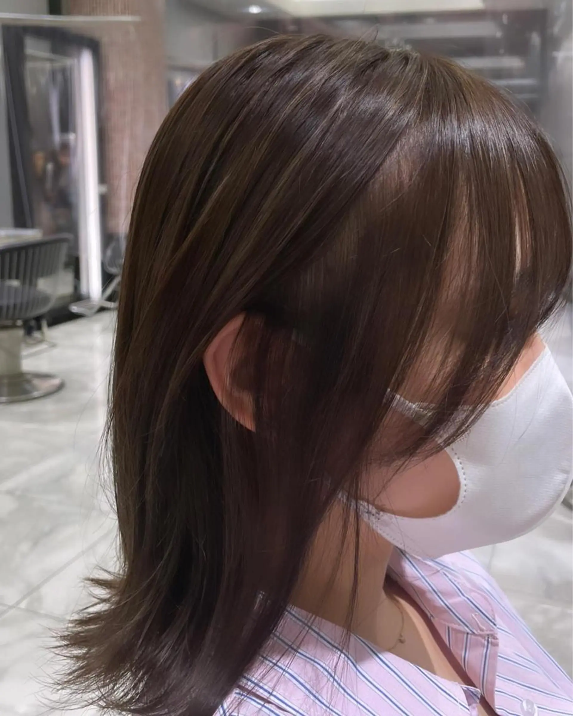 ミディアム カラー 透明感カラー ハイライトカラー ハイライト コテ巻きパーマ 藤野佑成のヘアスタイル