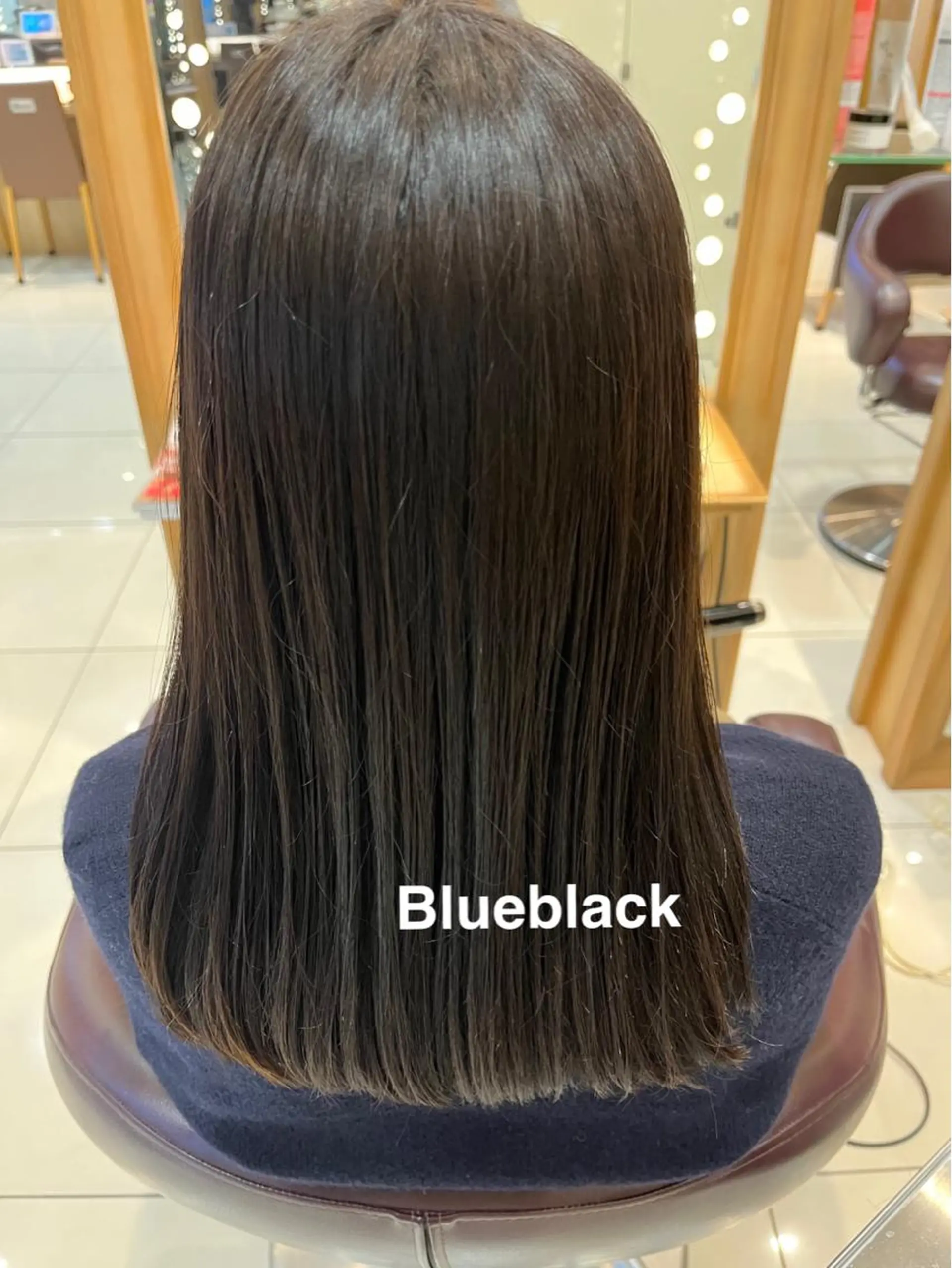 セミロング カラー 黒髪 ブルーカラー ブルーブラック なつな/ 透明感カラーのヘアスタイル