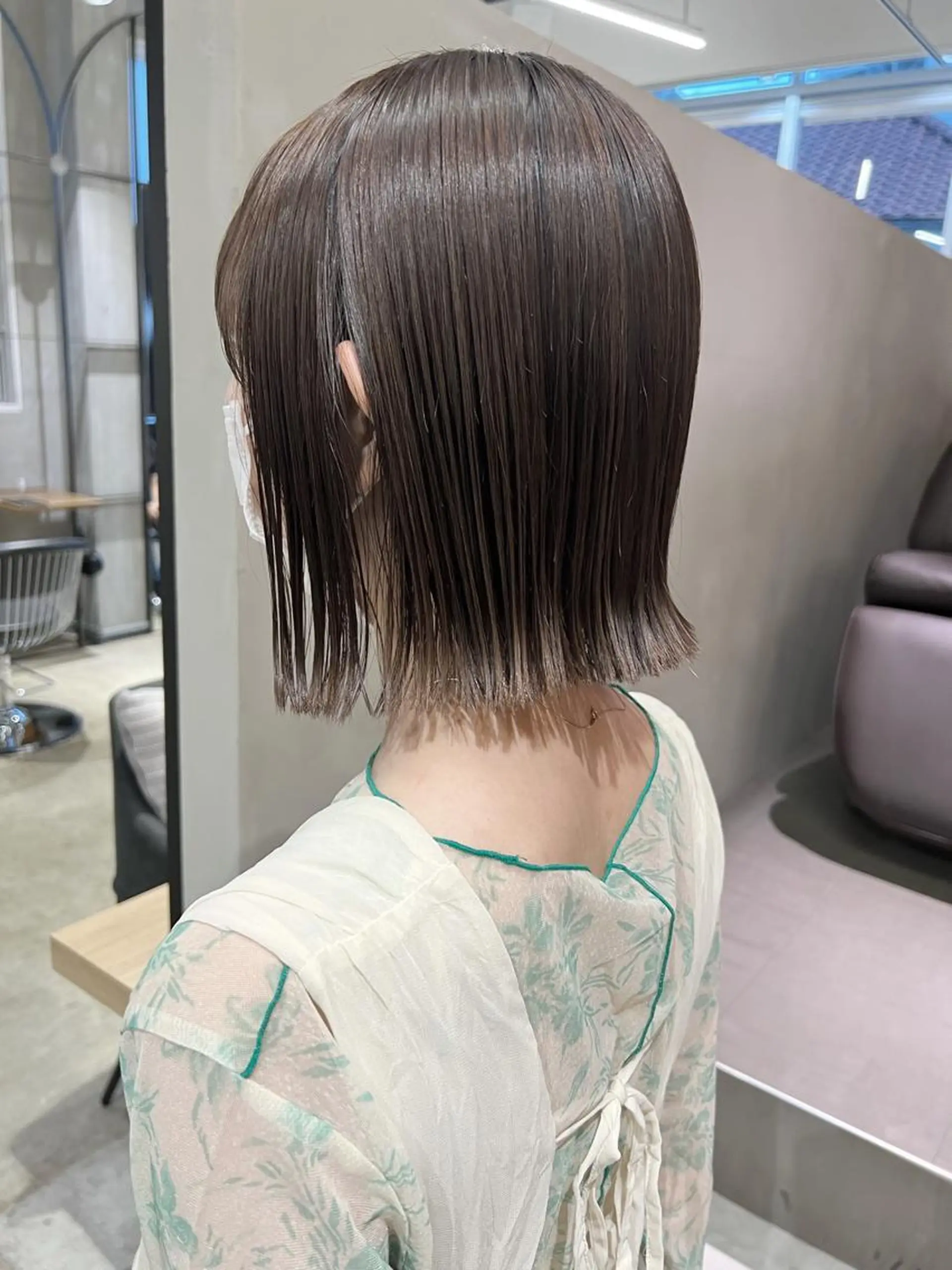 ミディアム カラー 切りっぱなしボブ 透明感カラー グレージュ オリーブグレージュ オリーブグレー 切りっぱなしボブ/ ショート/カエ🌛のヘアスタイル