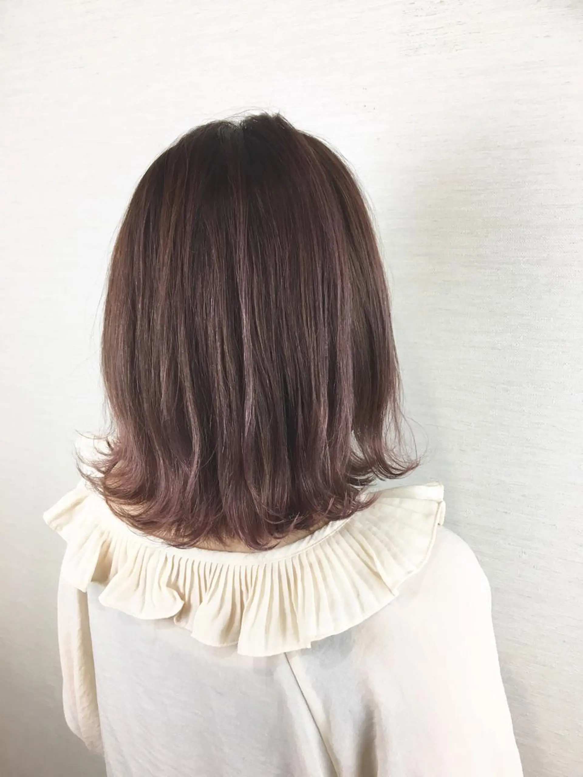 ミディアム ブリーチなしダブル/ レイヤーカット 小棹のヘアスタイル