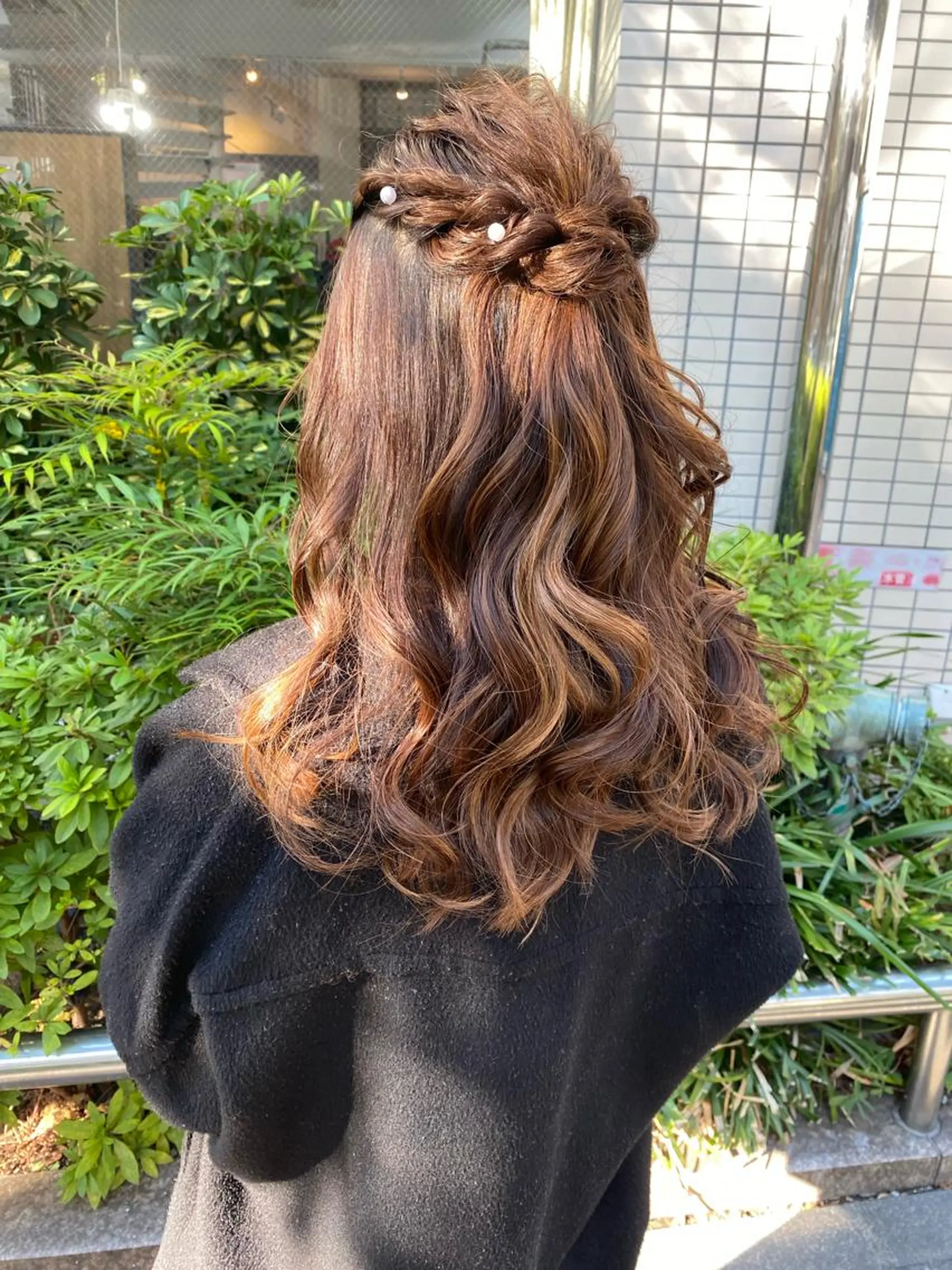 セミロング ヘアアレンジ ハーフアップ エクステ 外国人風カラー ハイライト 髪質改善 モモカ/ハイトーン /バレイヤージュのヘアスタイル