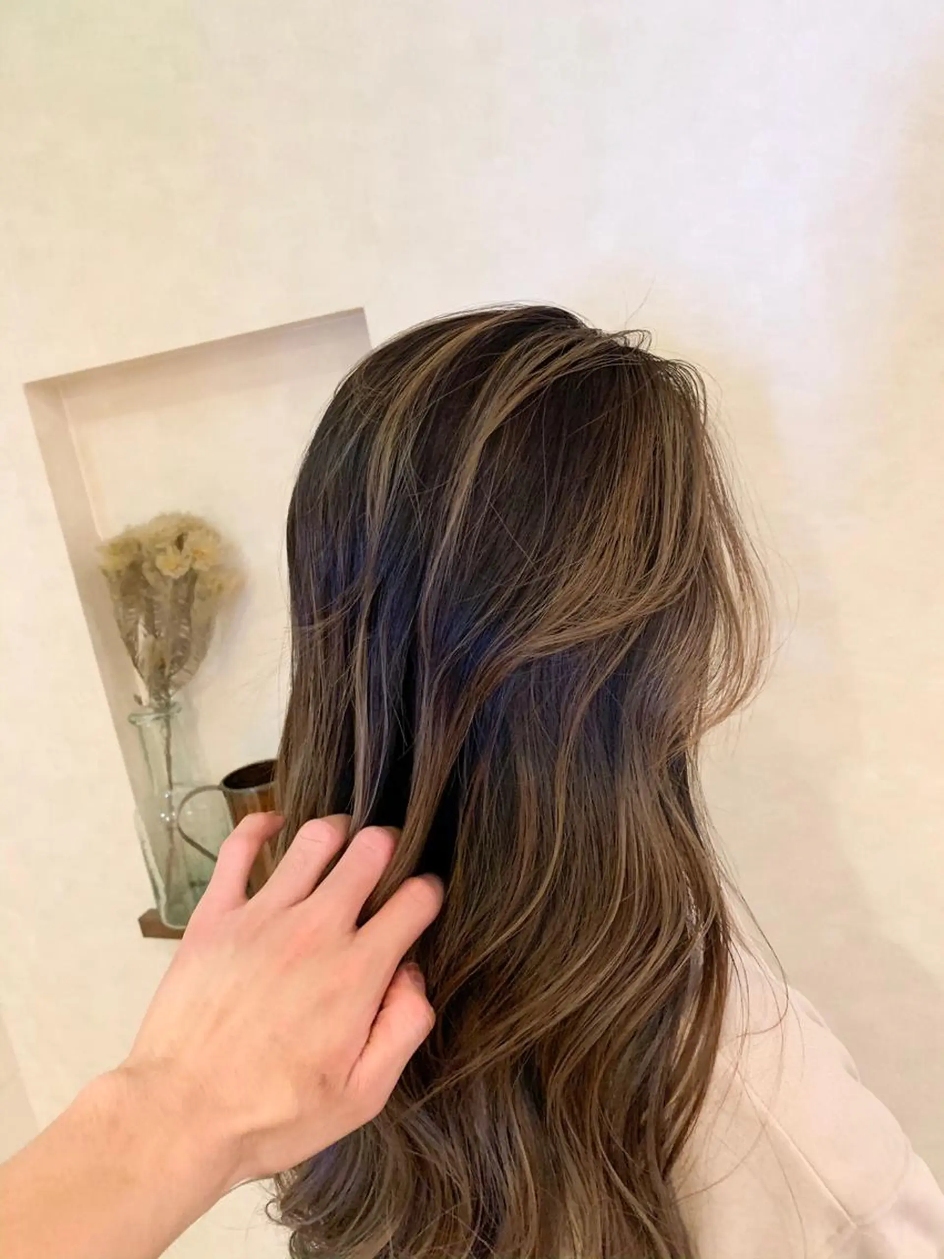 ロング レイヤーカット Lit所属・Lit.豊橋 夏目のヘアスタイル