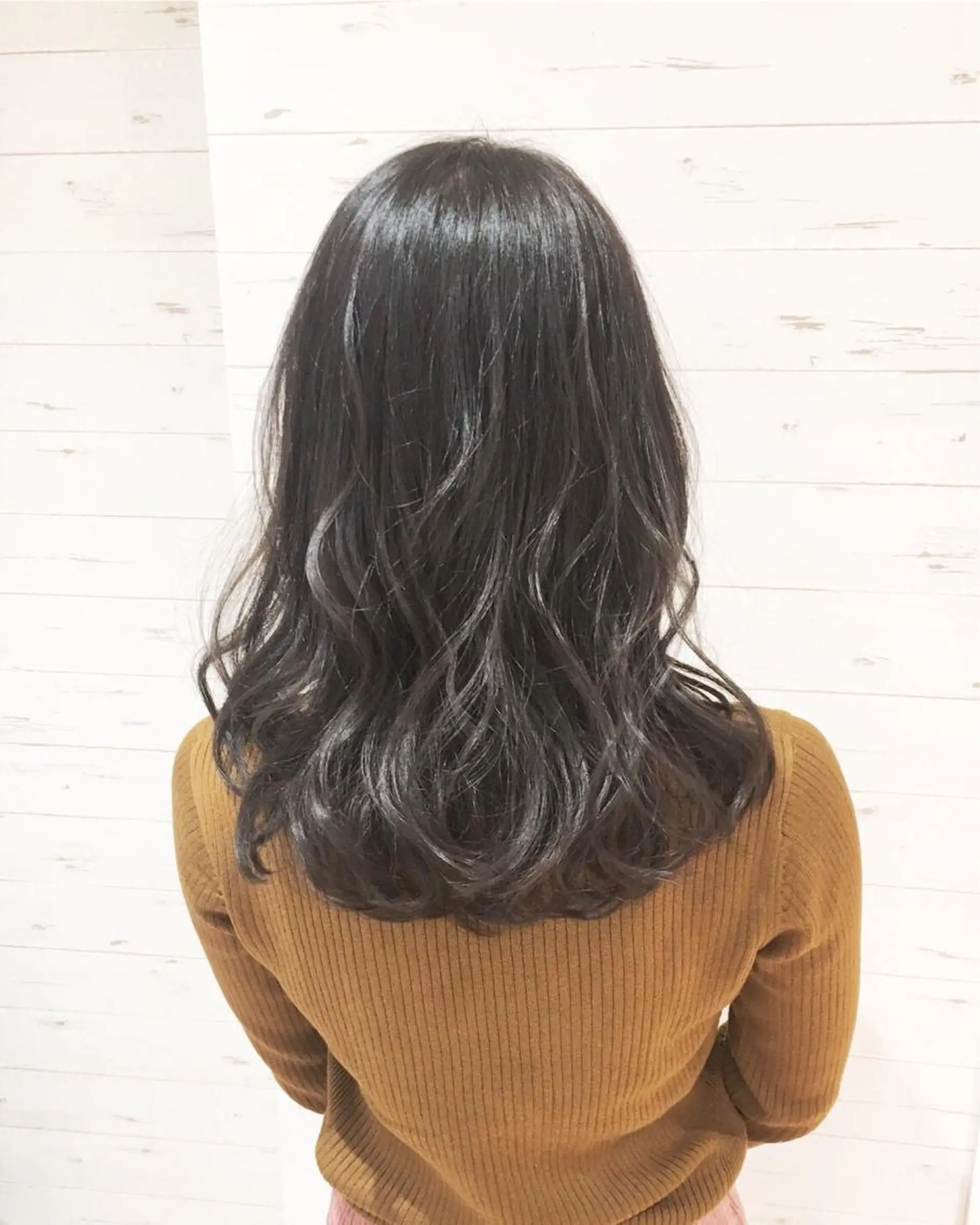 セミロング ミヤザキ タクトのヘアスタイル