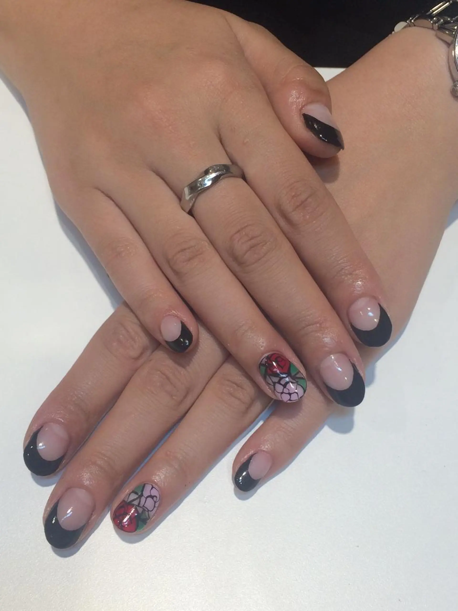 ネイル アートネイル フレンチネイル M nail はやまうららのネイルデザイン