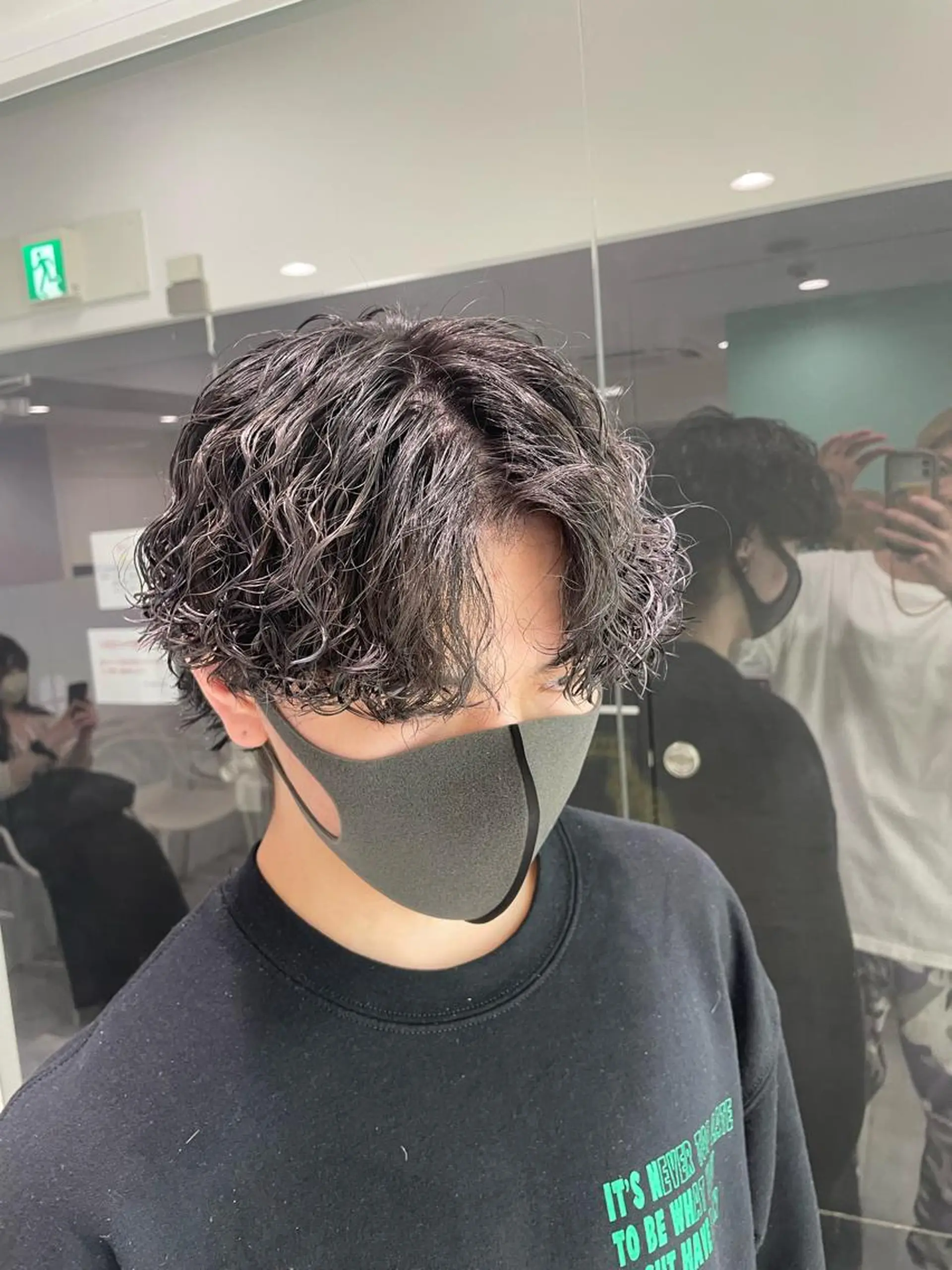 ショート パーマ ヘアアレンジ メンズ メンズパーマ 顔まわりカット の達人のヘアスタイル