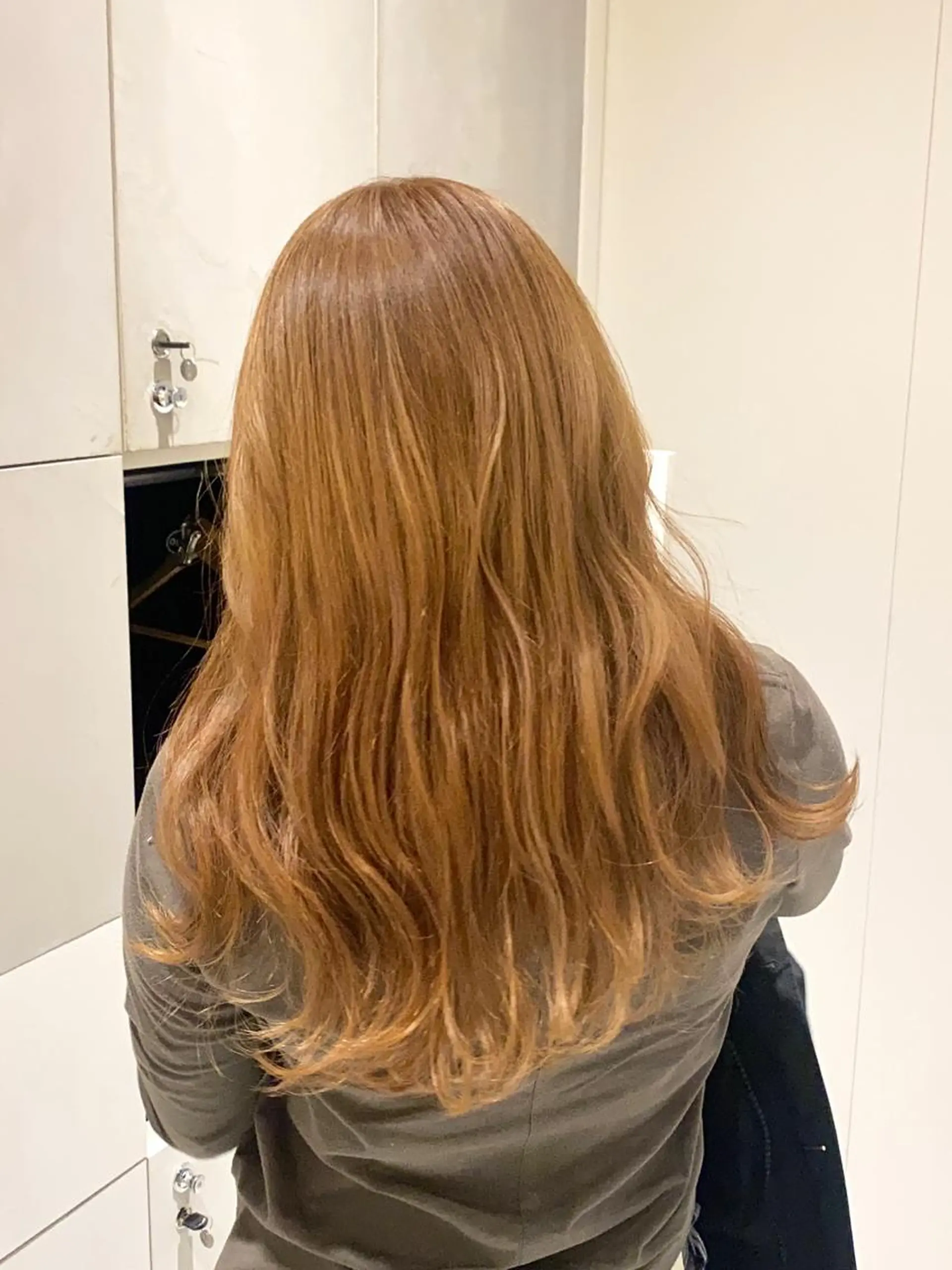 ロング ヘアカラー 艶感/ナチュラル 🩵amiのヘアスタイル