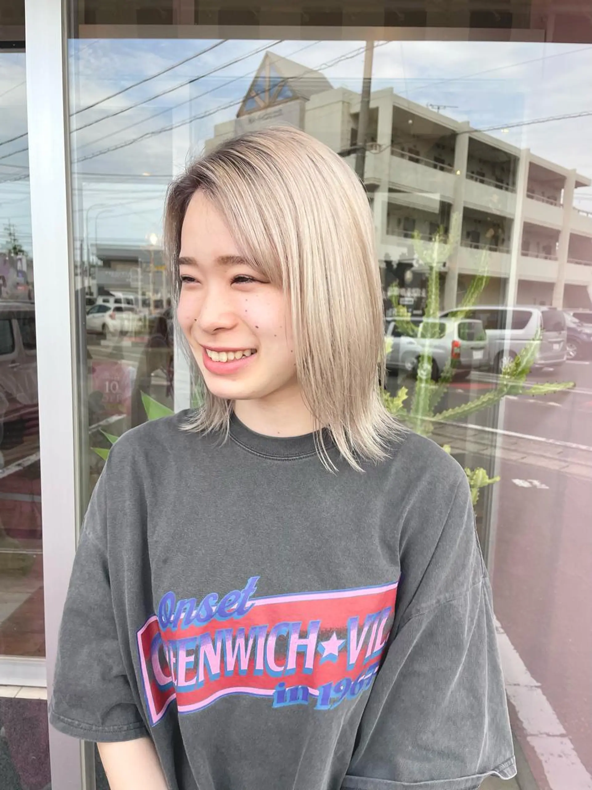 カラー ベージュ/透明感/ 桃子🎀のヘアスタイル