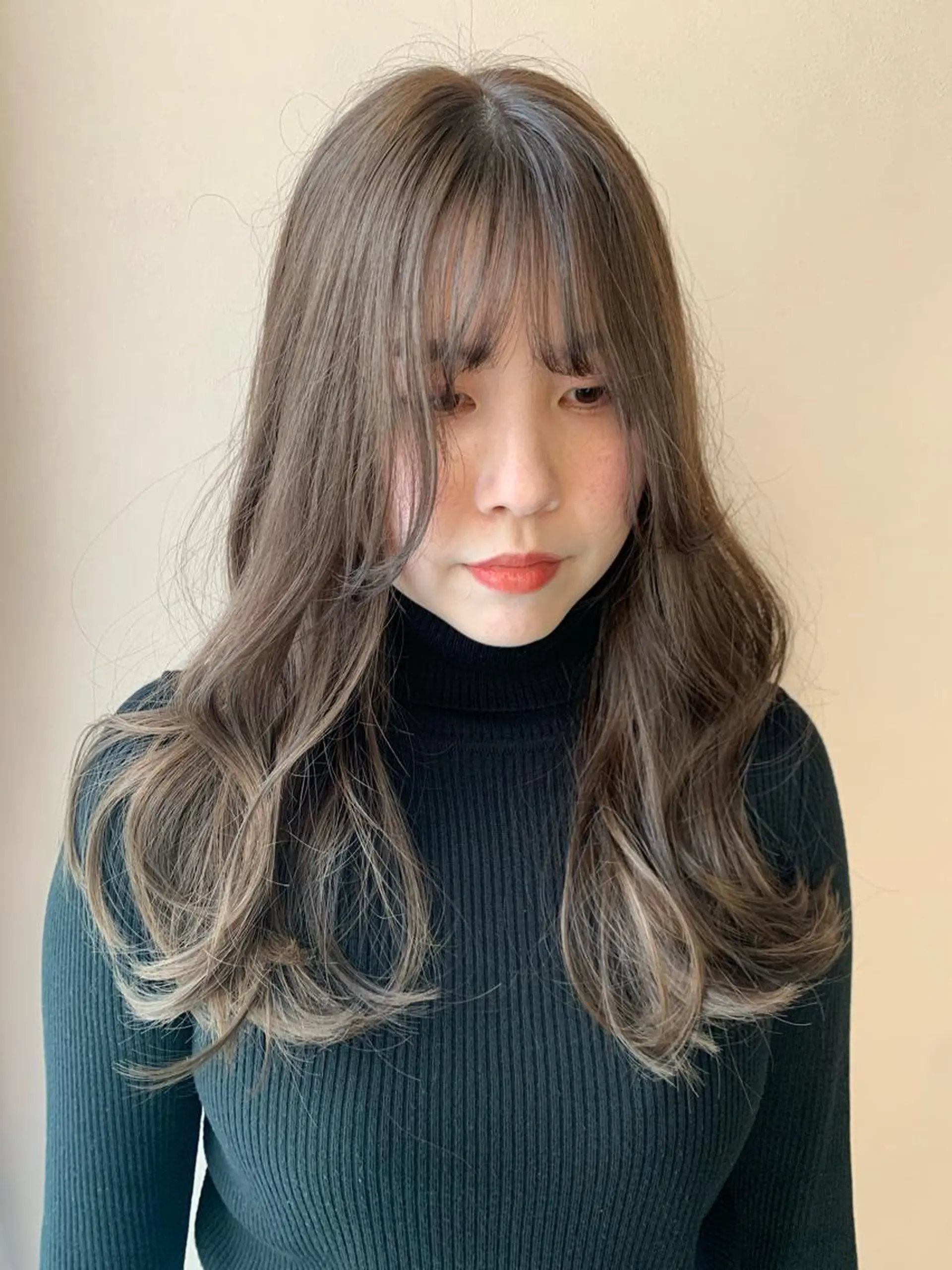 ロング カラー ベージュカラー ブリーチ ミルキーベージュ ブリーチなしカラー hub hair レイヤー/透明感のヘアスタイル