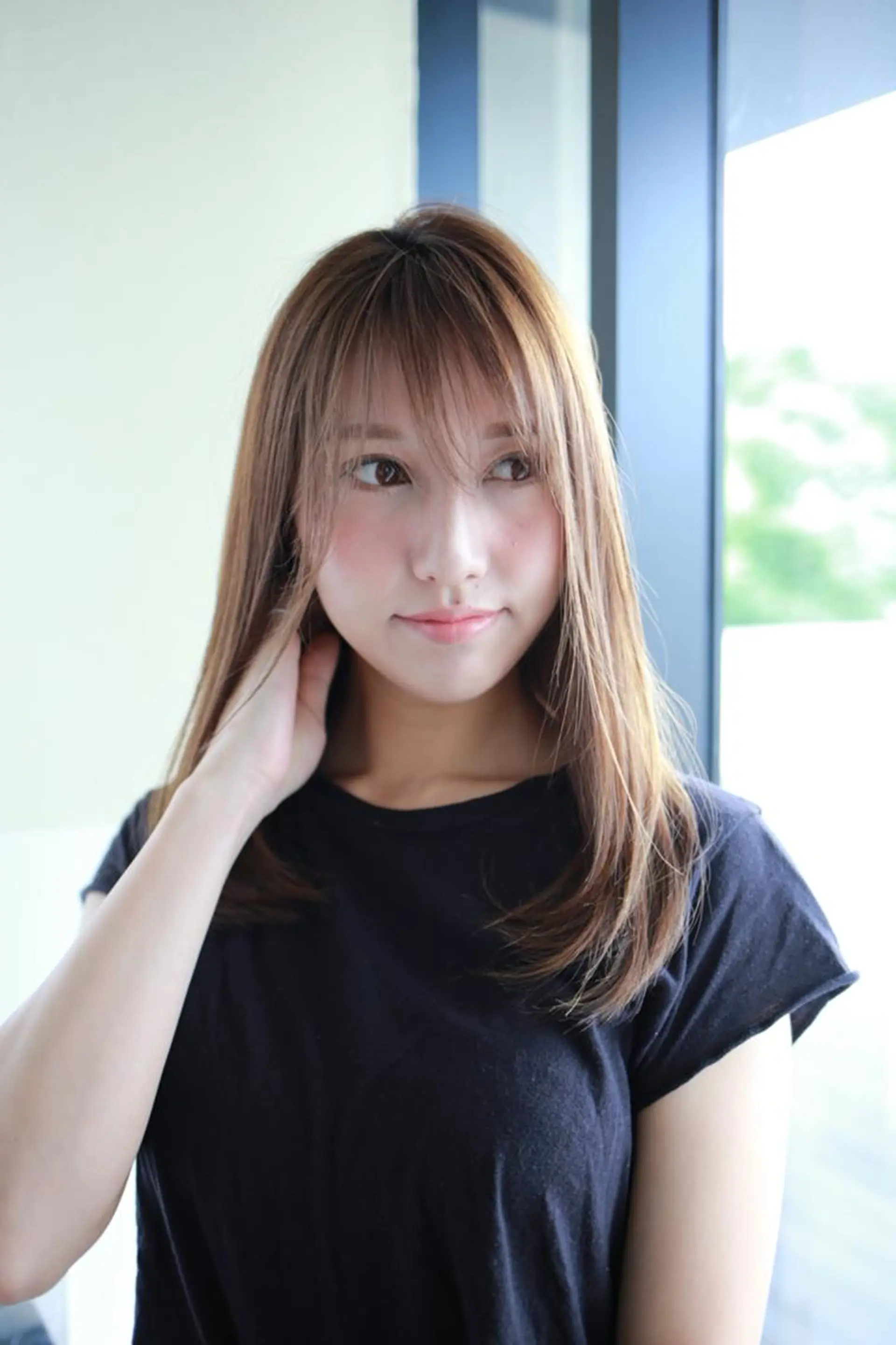 ミディアム 松島 涼花のヘアスタイル