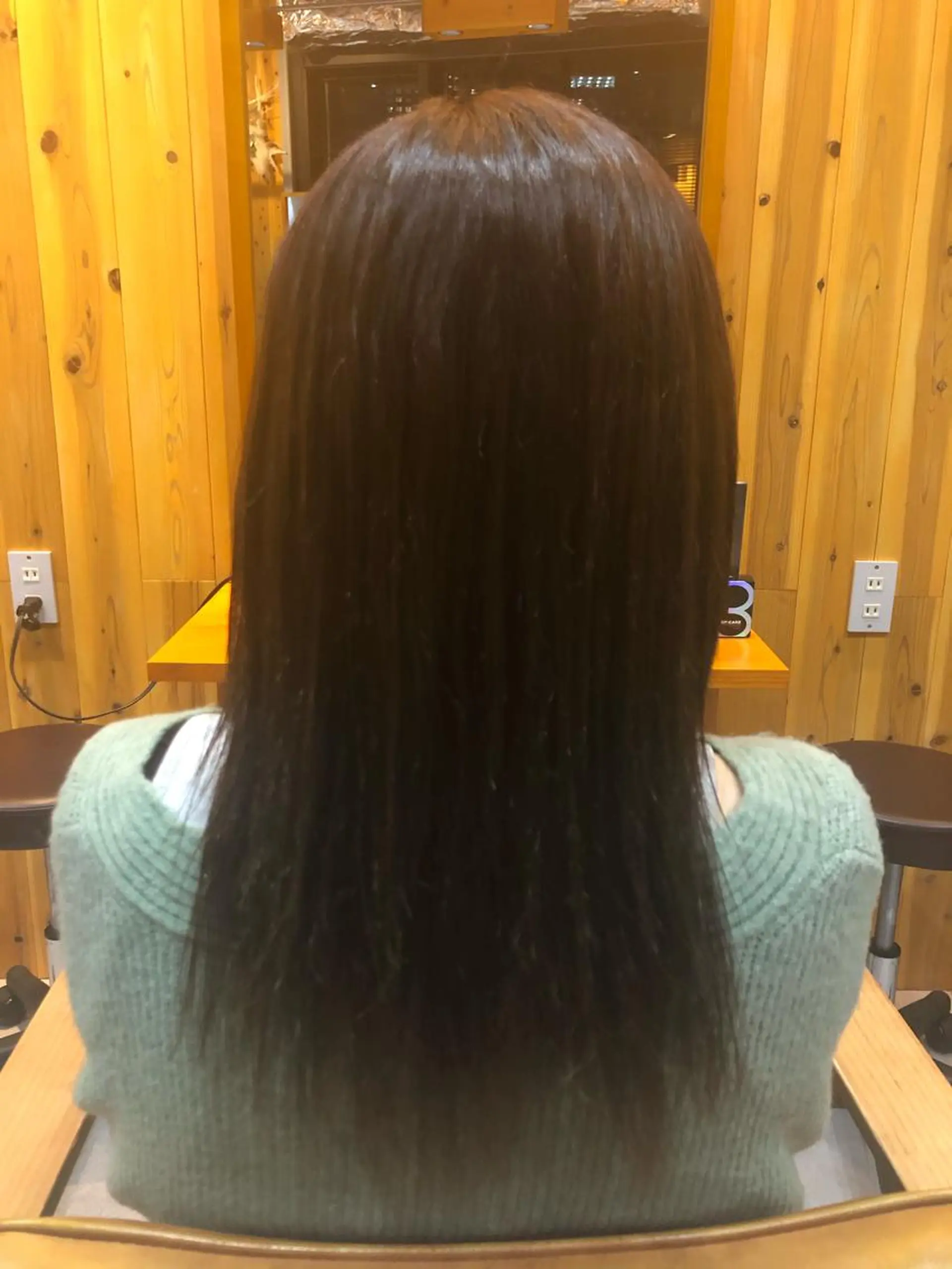 セミロング カラー 脇谷 拓弥のヘアスタイル