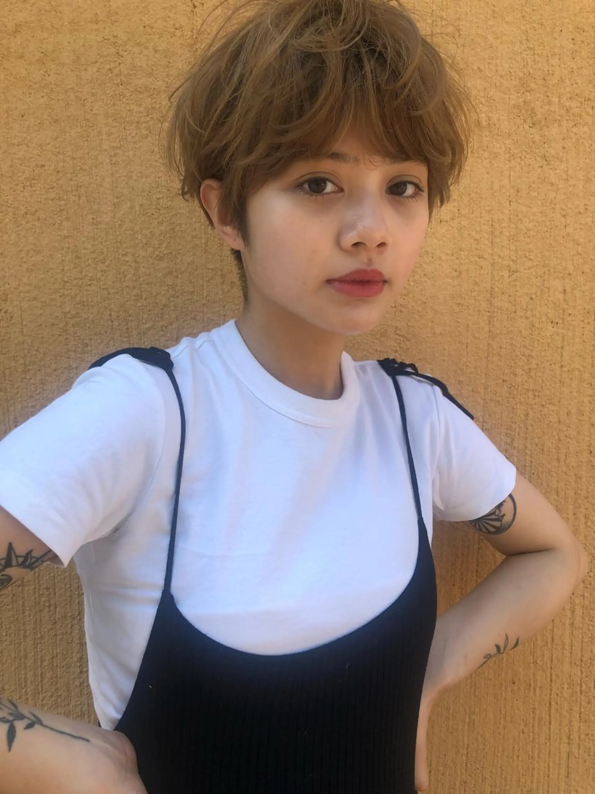 ショート カラー THE DAY所属・AKI HASHIMOTOのヘアスタイル