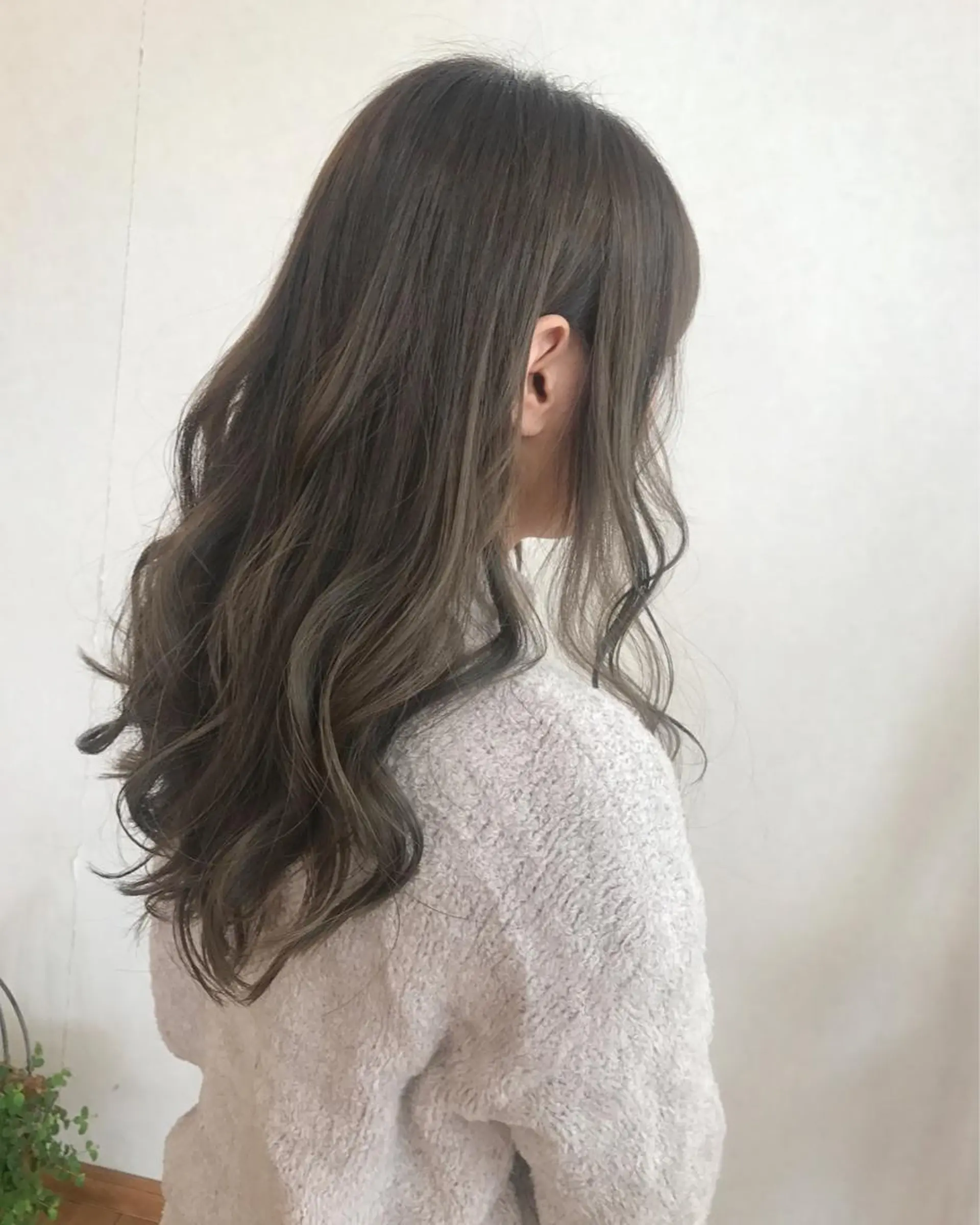 ロング カラー 荒木 ひろかのヘアスタイル
