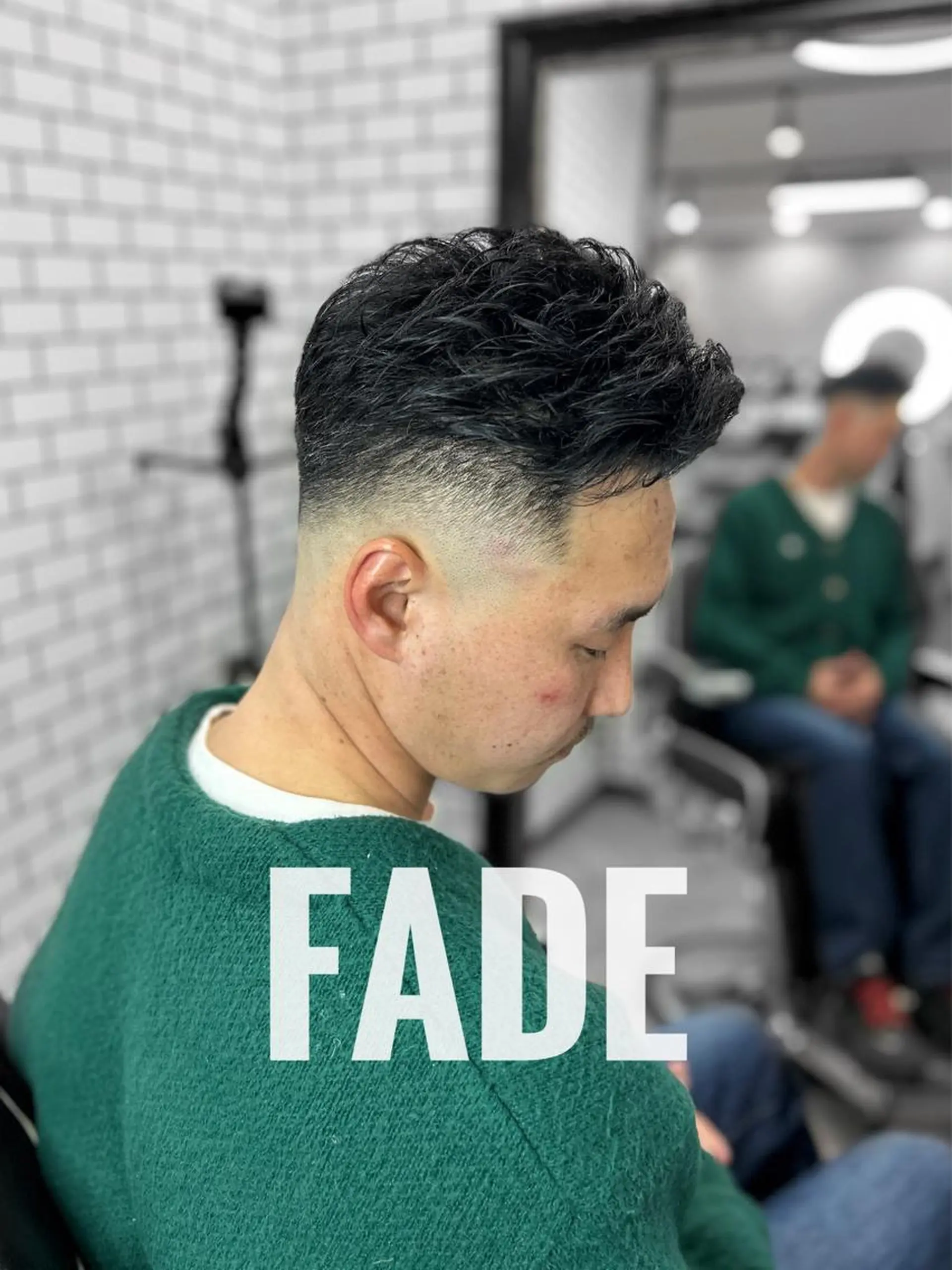 ショート メンズ アップバング センターパート フェードカット メンズパーマ スキンフェード カット TOP by threenine所属・🔥メンズ特化🔥 谷口力哉のヘアスタイル