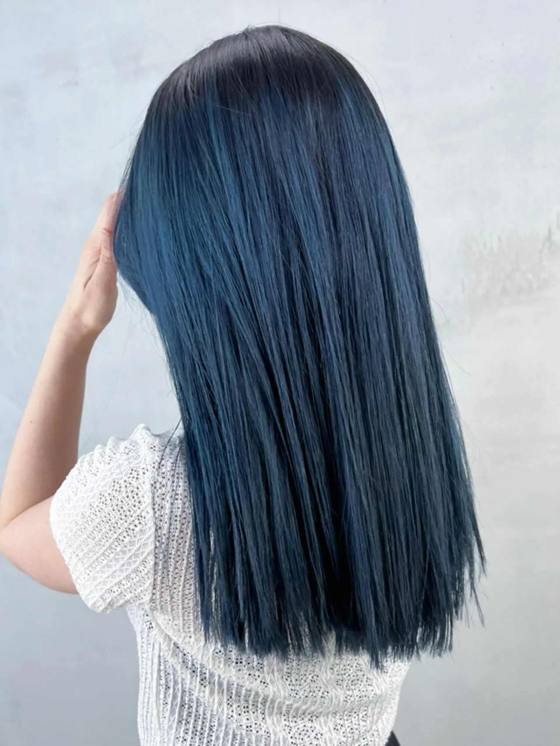 ミディアム ヘアアレンジ パーマ カラー ネイビーカラー カット ヘアカラー トリートメント ITbyALBUM 浦和店のヘアスタイル