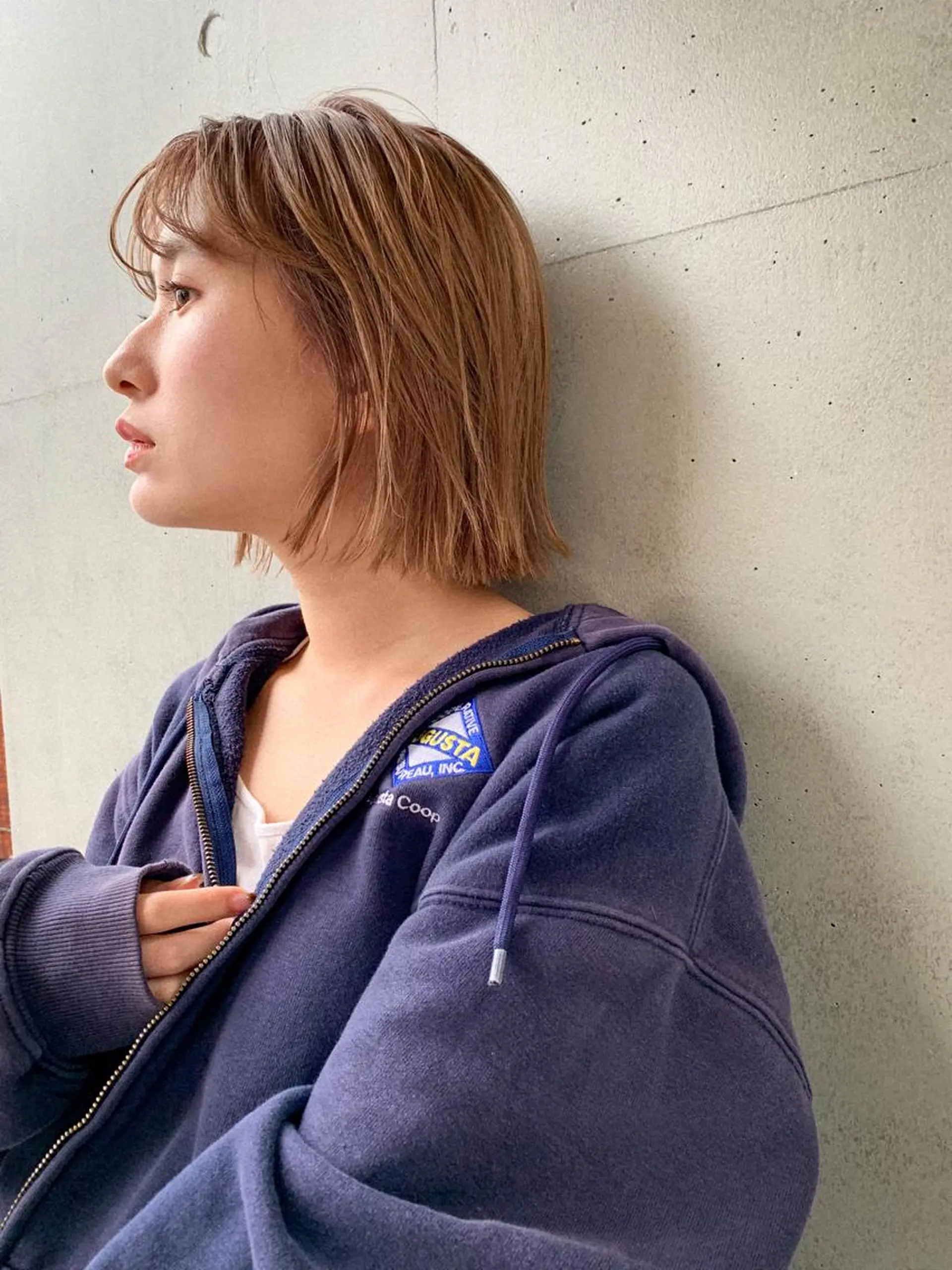 ショート カラー ベージュカラー ブリーチ ケアブリーチ ダブルカラー 柔らかブラウン/顔周 りレイヤー♡ユウシのヘアスタイル