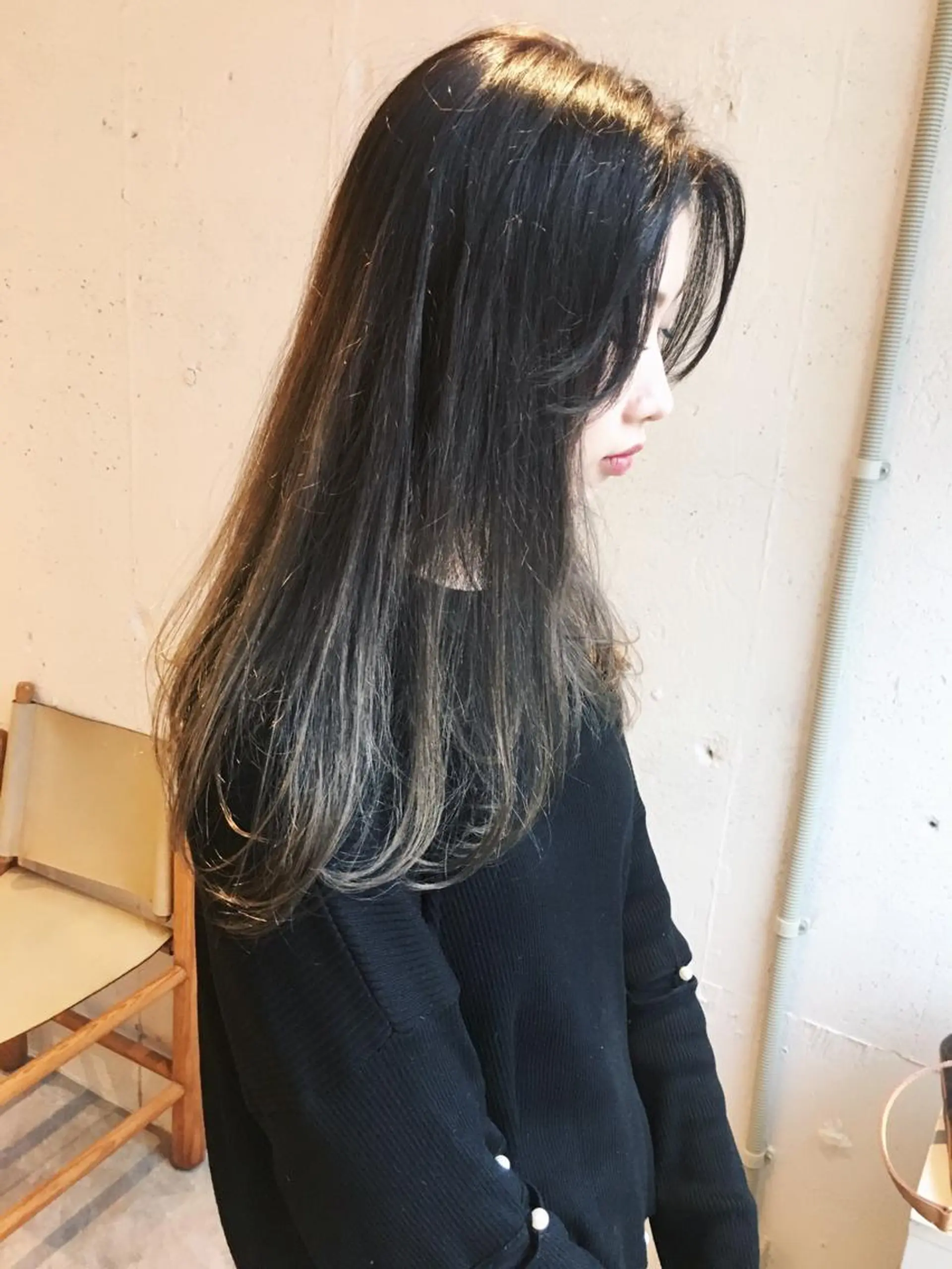 セミロング ハイライト Fuuu《フゥ》所属・シノザキ シンゴのヘアスタイル