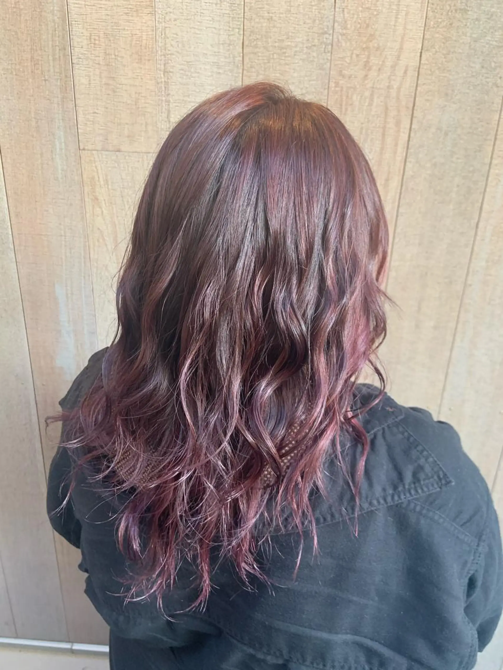 セミロング カラー パーマ ヘアアレンジ ラベンダーカラー ピンクカラー ピンクラベンダー ハイトーンカラー🤍 山下 優華のヘアスタイル