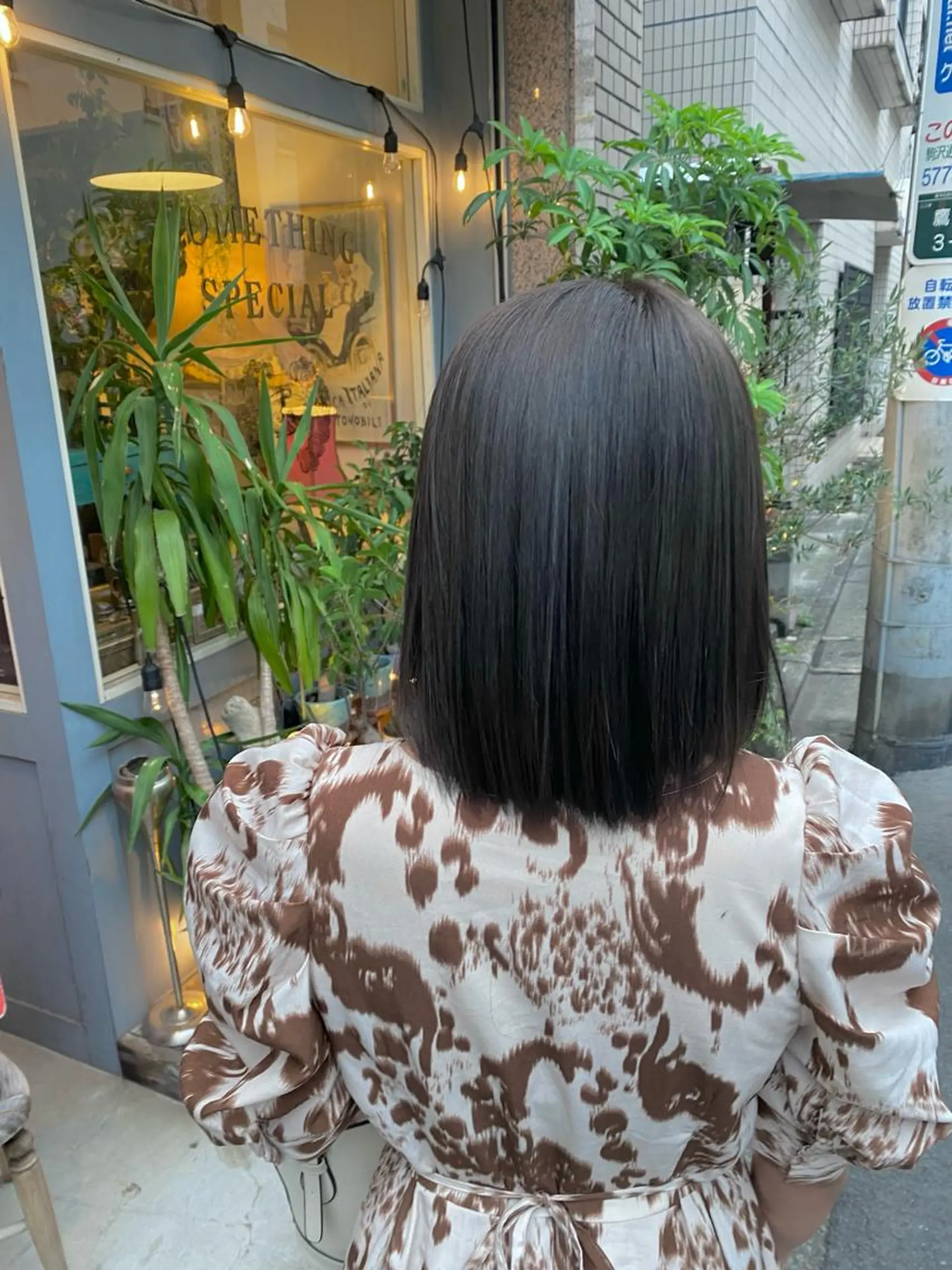 ミディアム カラー アッシュ オリーブアッシュ ヤスザトアヤノ ／レイヤー／オリーブのヘアスタイル