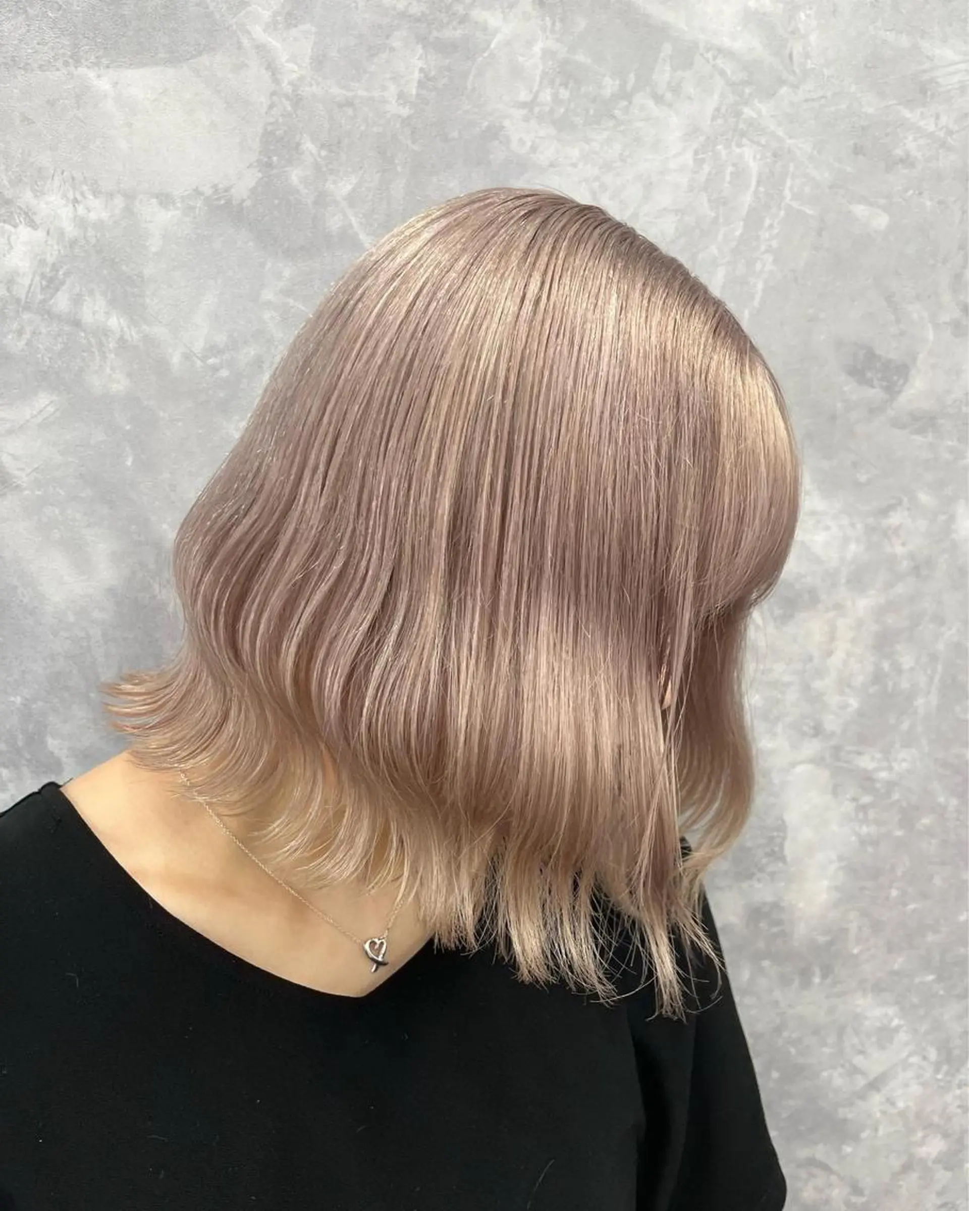 カラー アッシュ アッシュグレー アッシュグレージュ バレイヤージュ ミストバング デザインカラー MIKU🦋のヘアスタイル