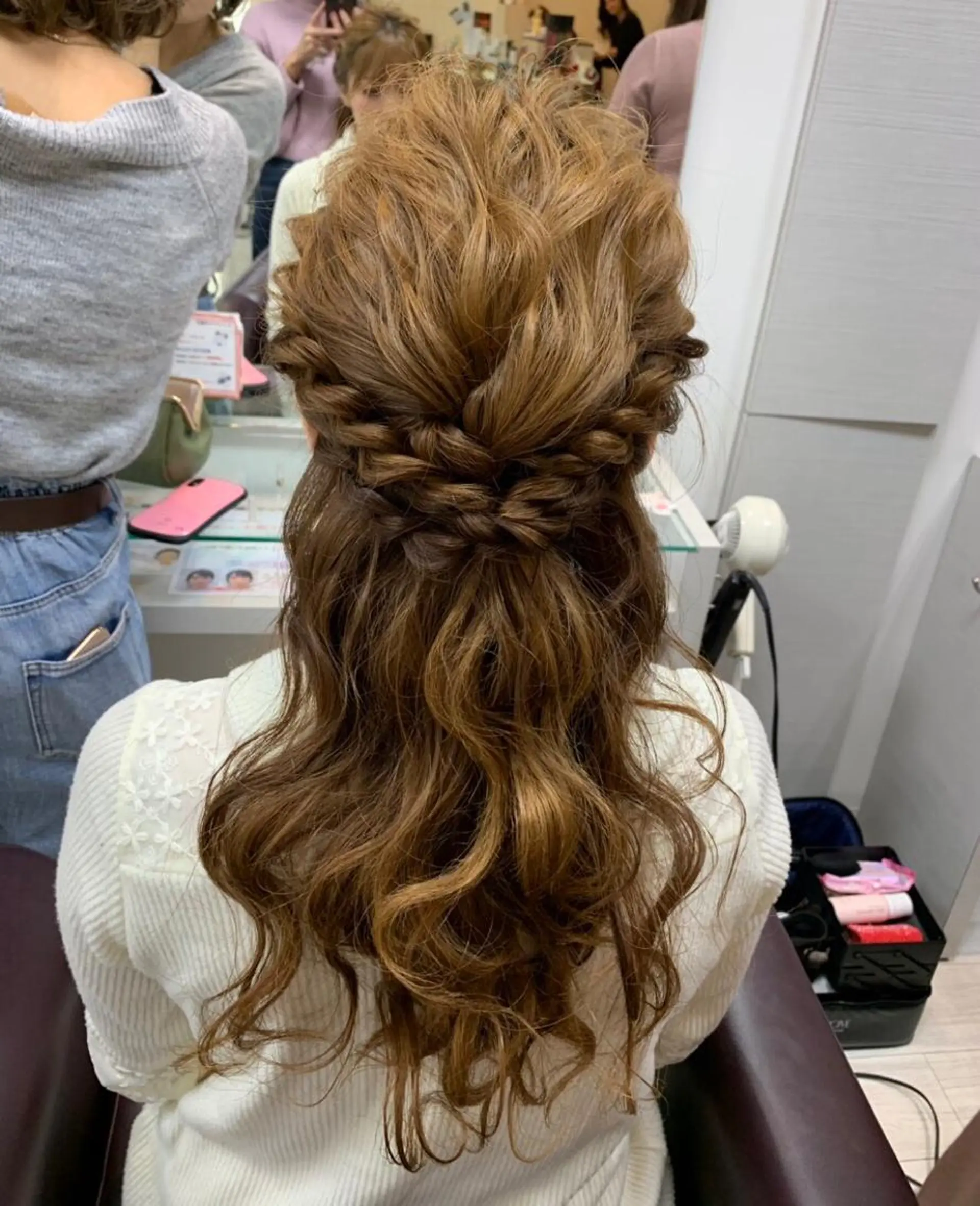 ロング ヘアアレンジ ヘアサロンサンヒルズ所属・竹中 ゆいのヘアスタイル