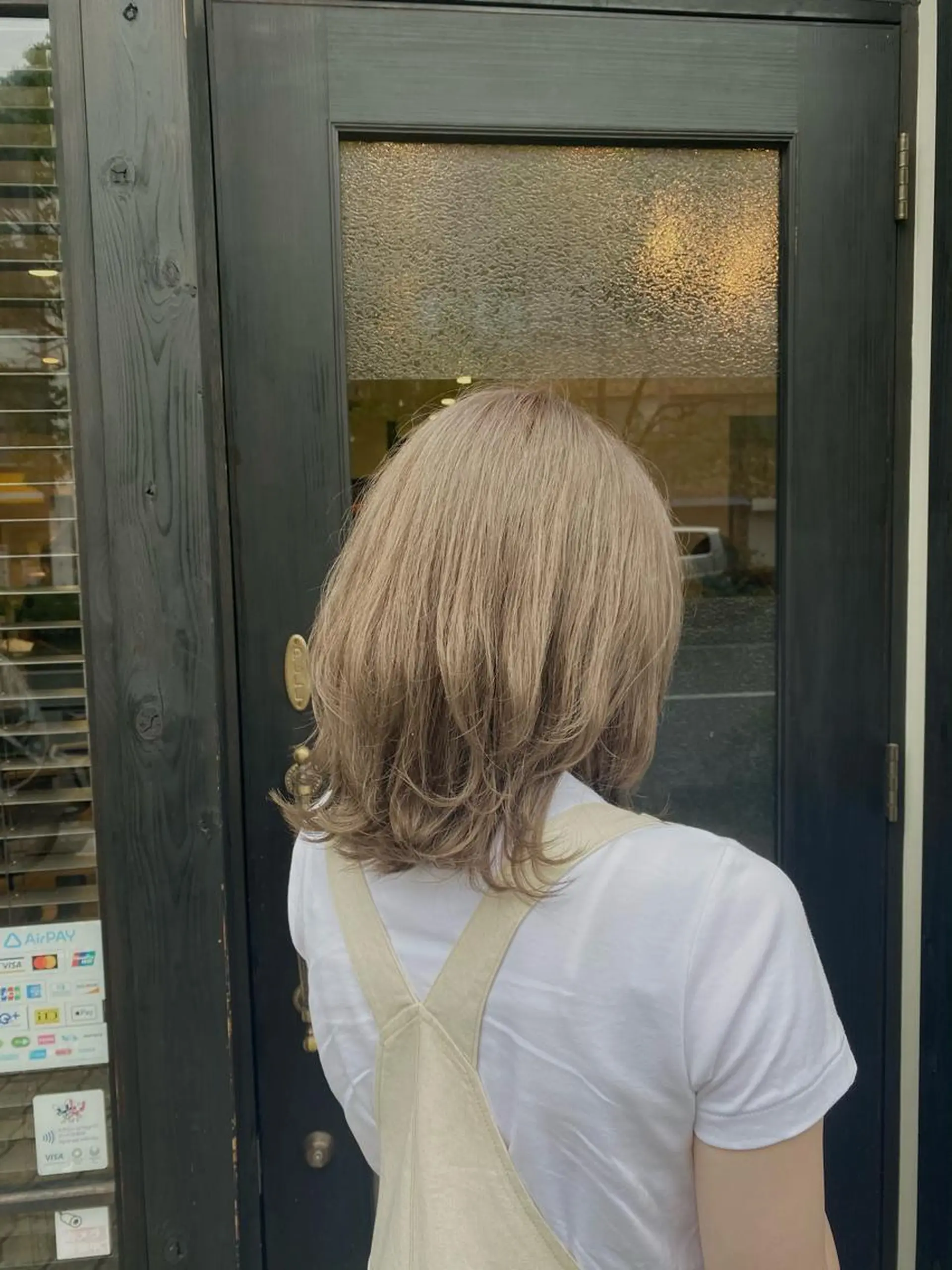 ミディアム カラー 新谷 桃子のヘアスタイル