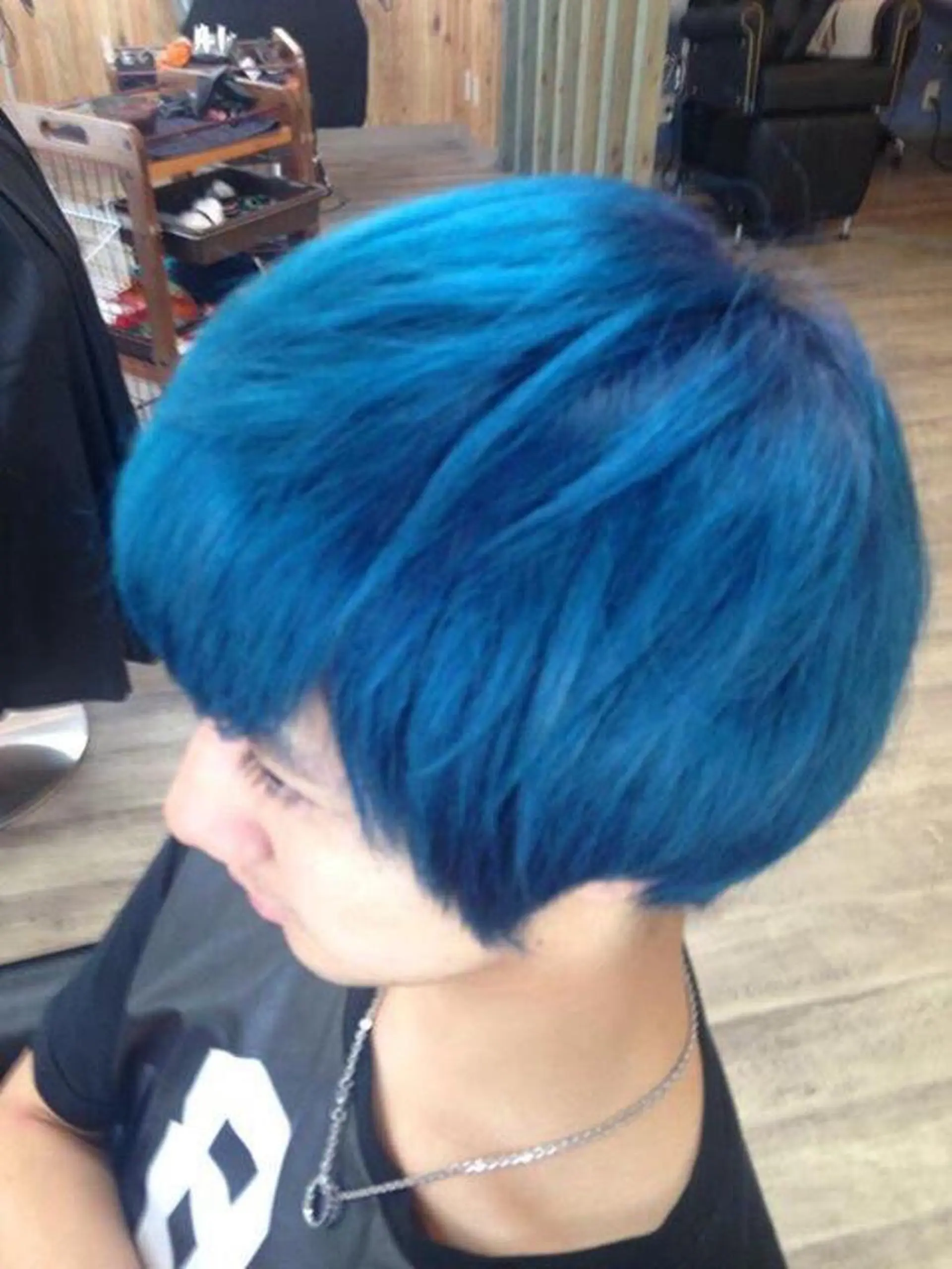 ショート カラー ブリーチ メンズ眉毛ITSUK Iメンズ専門　新宿の眉毛・アイブロウイメージ