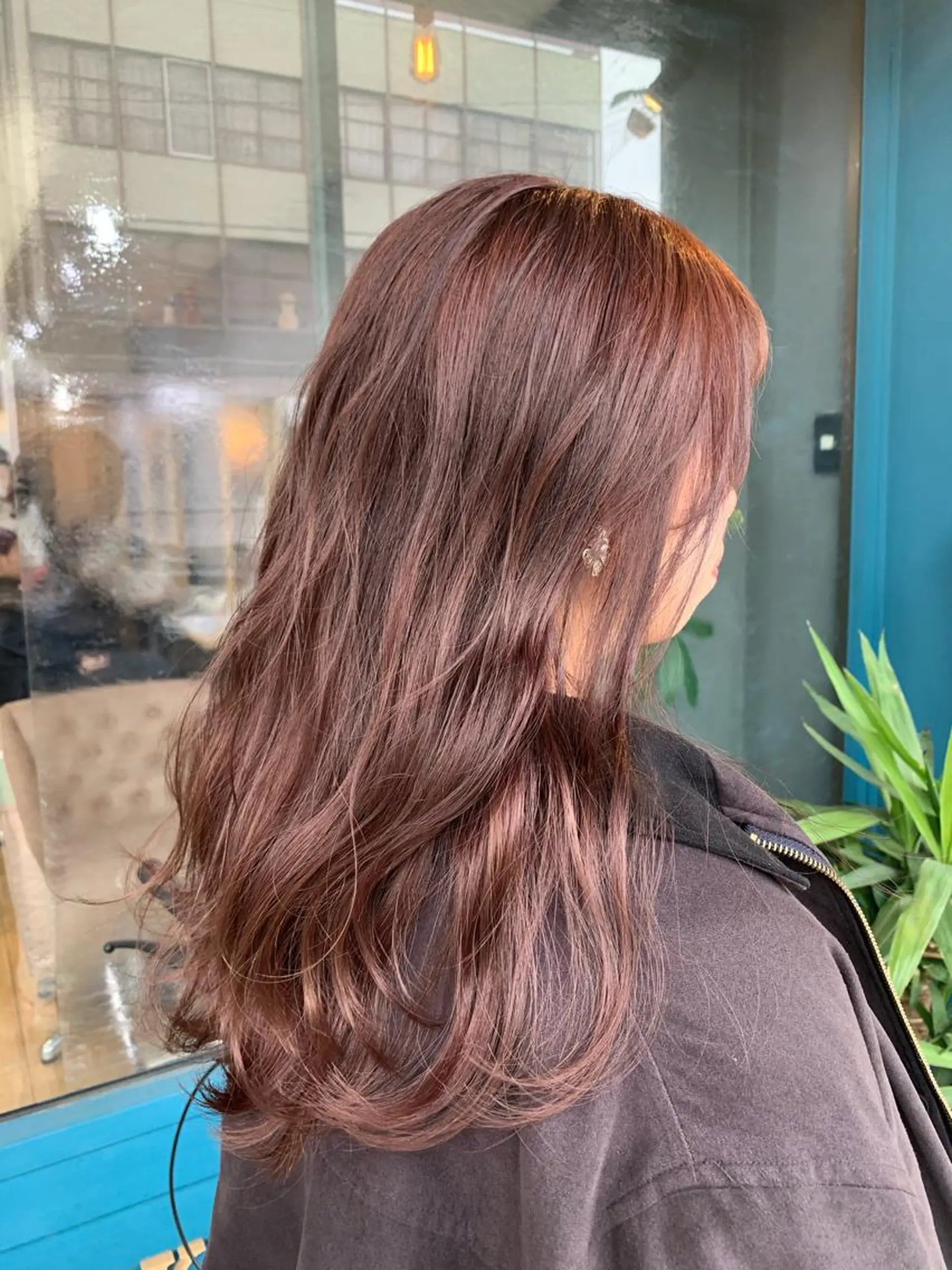 ロング カラー ヘアアレンジ ブリーチ ブリーチなしカラー ピンクカラー ピンクパープル パープルカラー ヘアカラー 佐藤 実咲のヘアスタイル