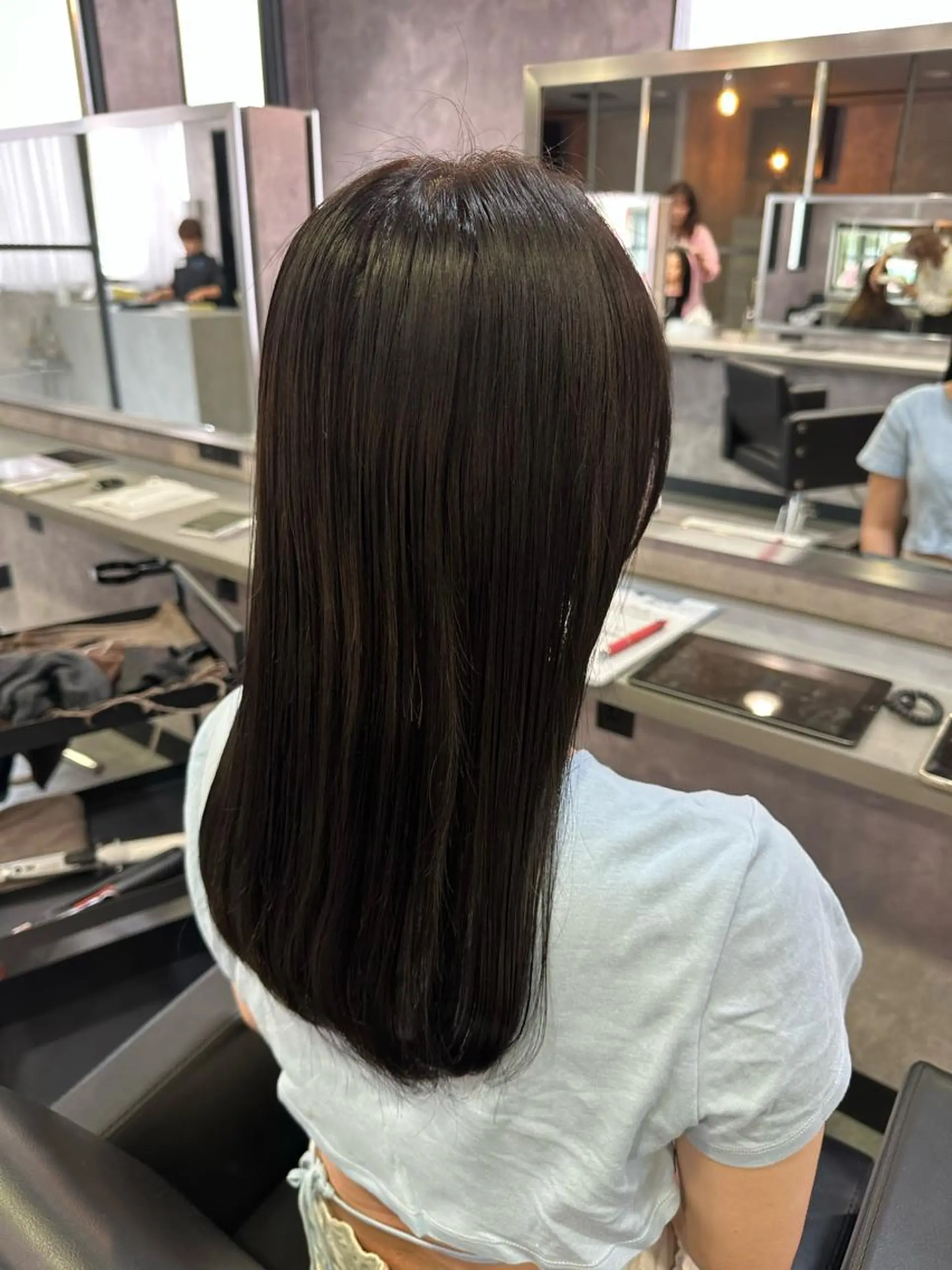 ロング 手塚 菜々美のヘアスタイル