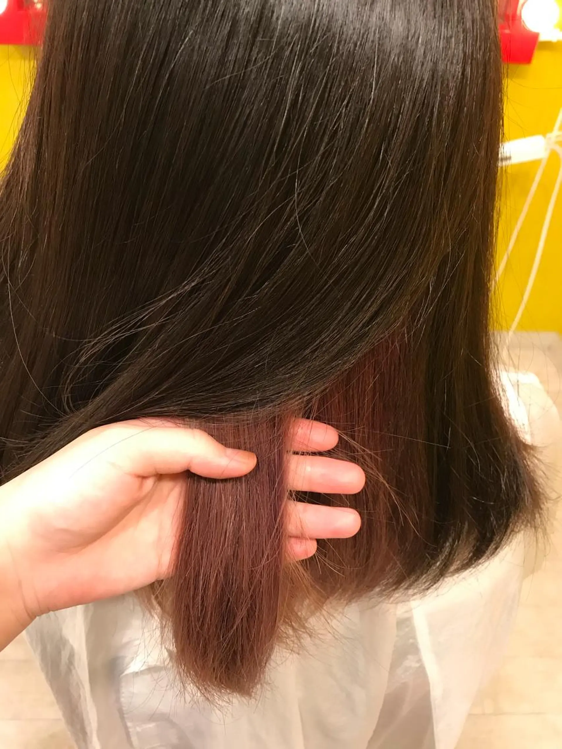 ミディアム カラー ブリーチ インナーカラー ピンクカラー ピンクパープル パープルカラー Agu hair verse所属・小顔/似合わせカット 杉山莉菜のヘアスタイル