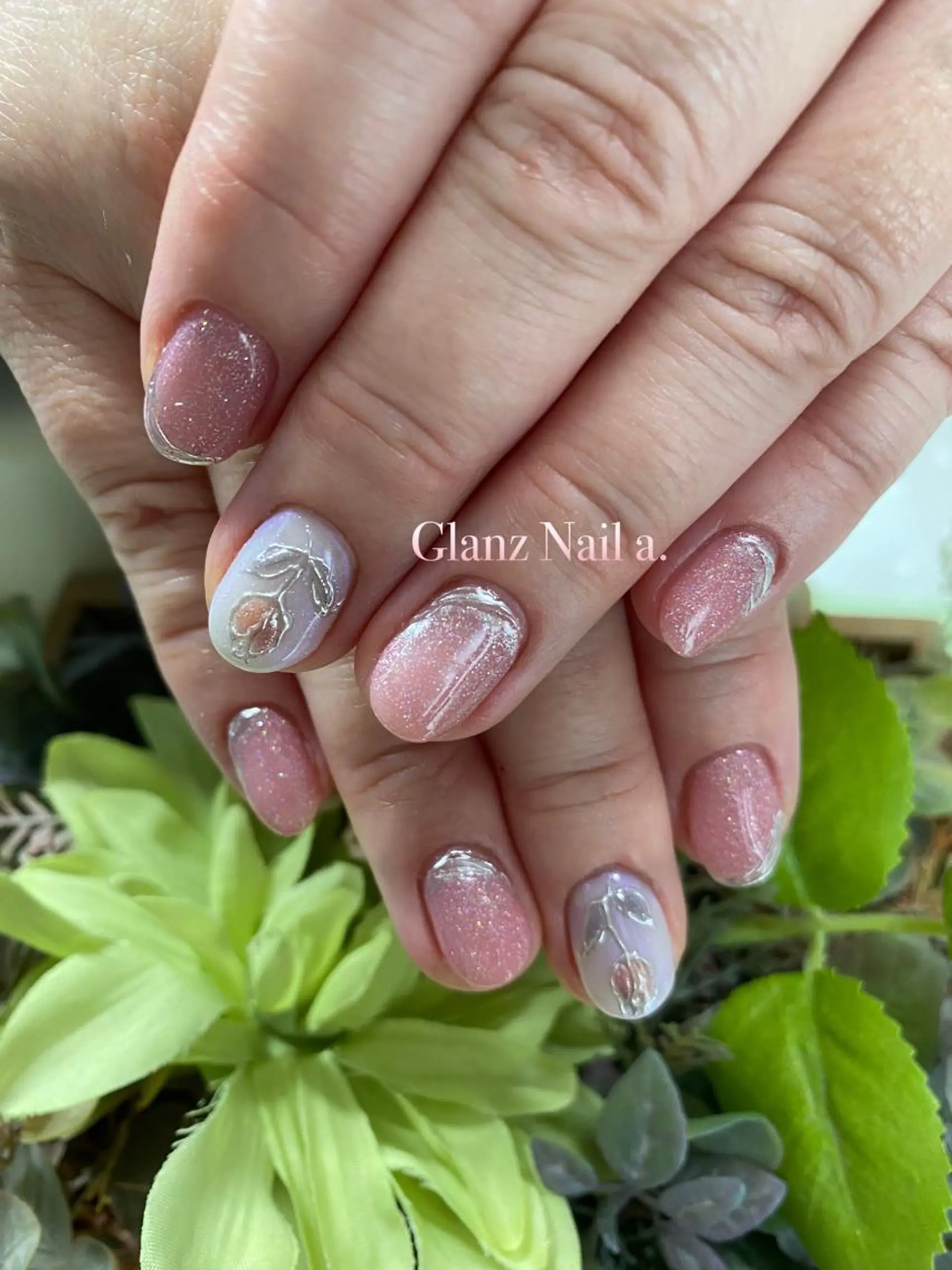 ミディアム ネイル オーロラネイル ジェルネイル ラメ(グリッター) ピンク Glanz  Nail aのネイルデザイン