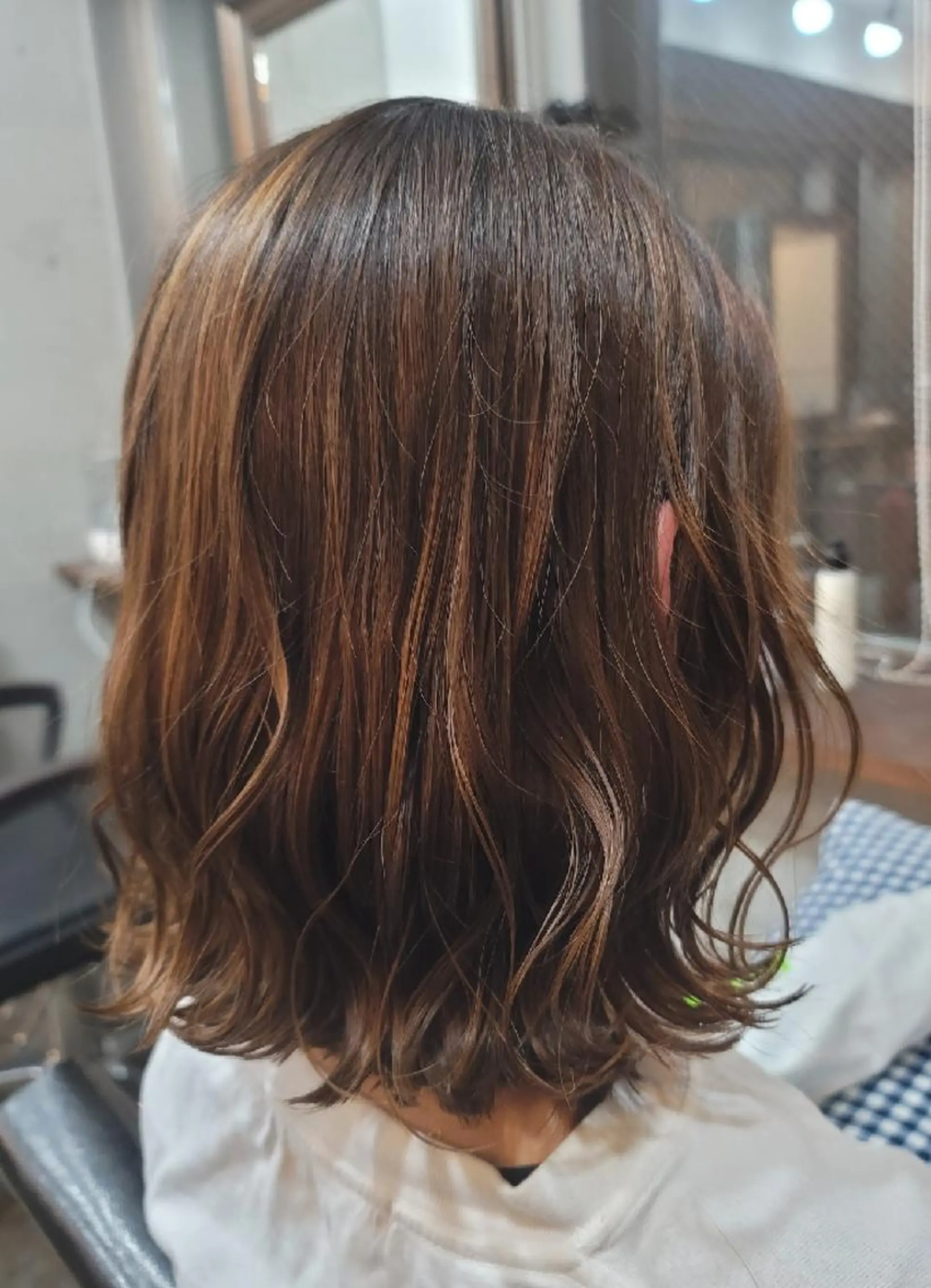 ミディアム ボブ ヘアカラー トリートメント S. ERIのヘアスタイル