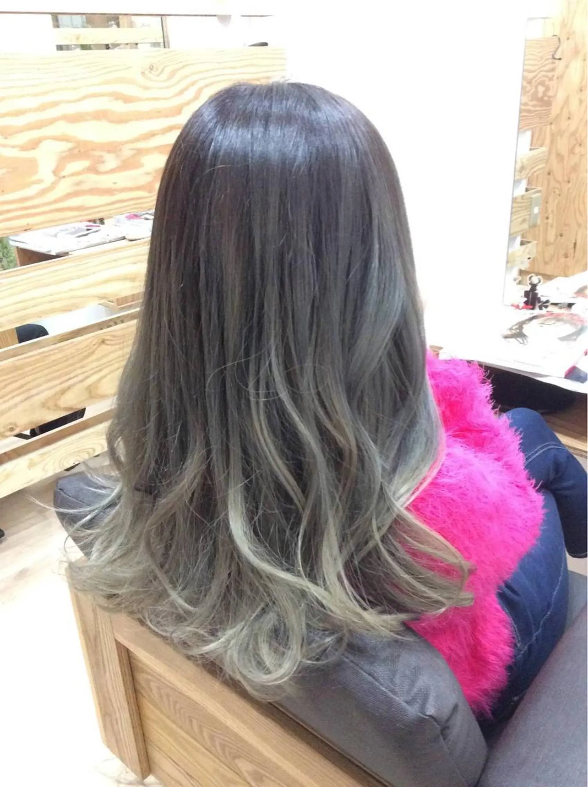 ロング カラー グラデーションカラー ViaLa Hair 🌈すずきたくむ✂︎のヘアスタイル