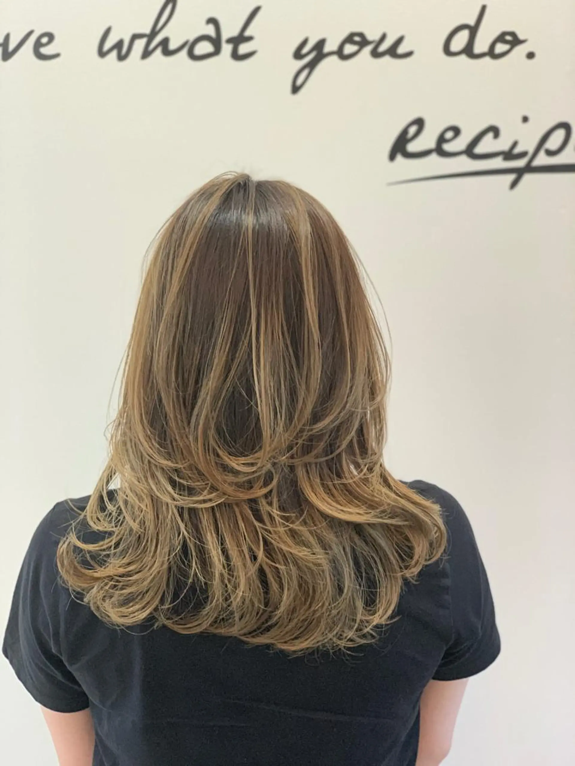 セミロング カラー カット ヘアカラー トリートメント ヘアセット 中村 優太のヘアスタイル