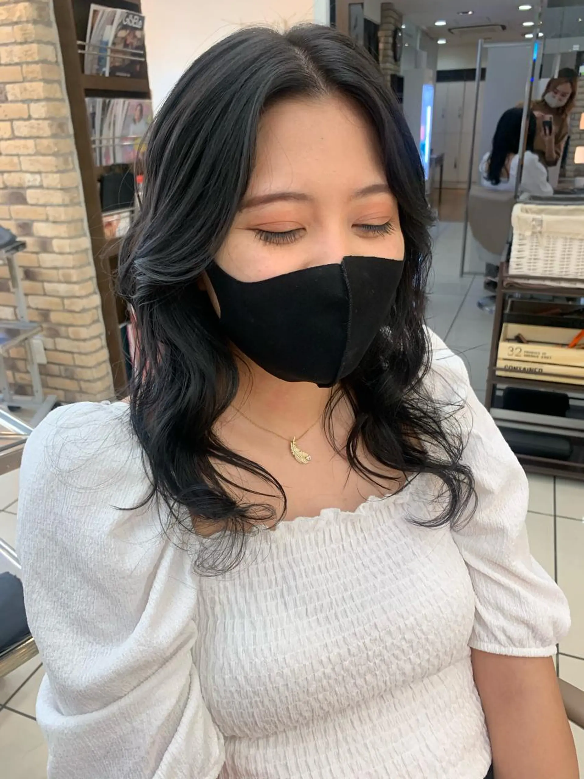 セミロング カラー ママ美容師まつげ 🤍まき🤍のマツエク・マツパデザイン