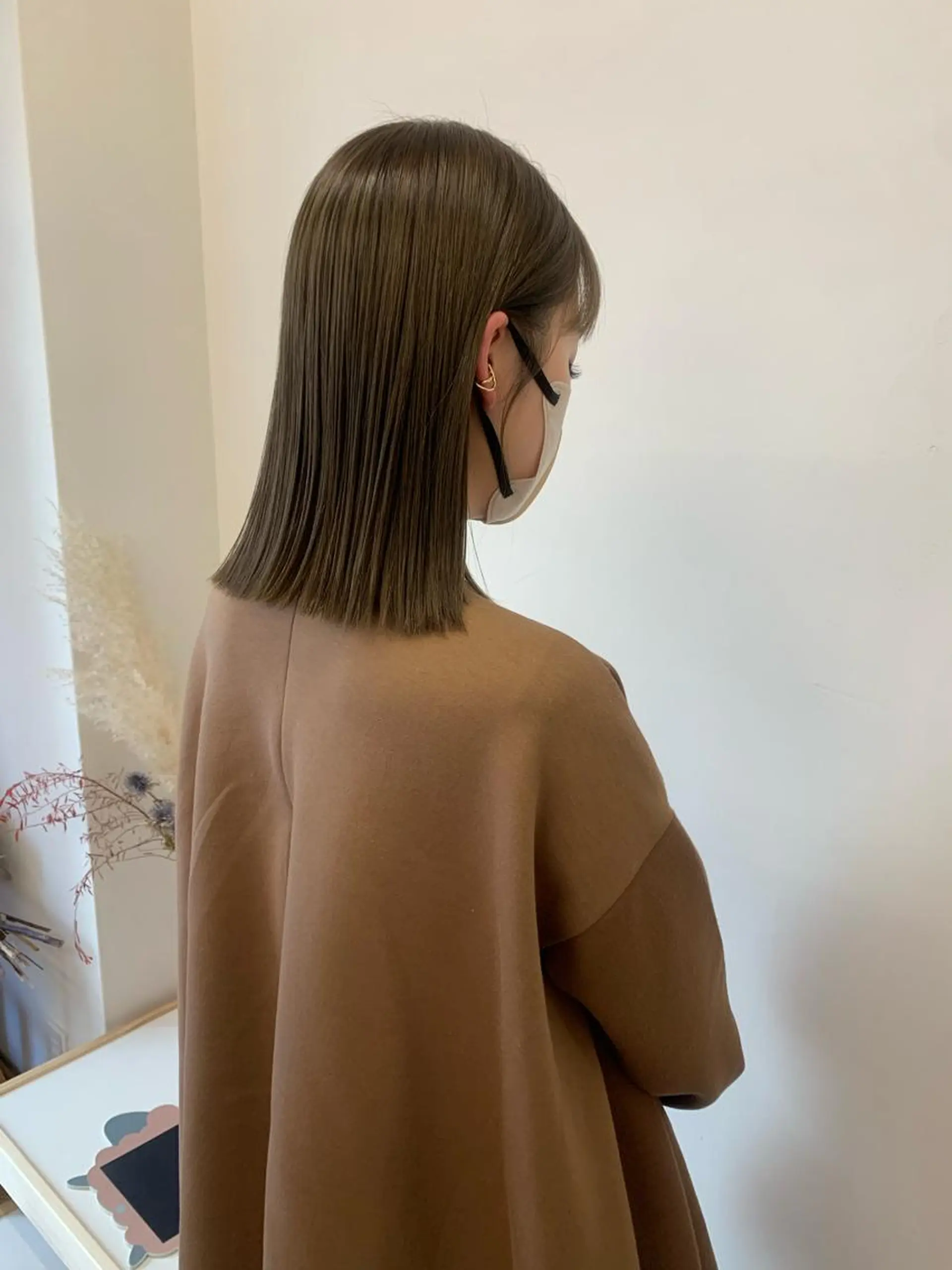 ミディアム カラー ブリーチ グレージュ ブリーチなしカラー オリーブグレージュ オリーブグレー yupi🐈‍⬛ レイヤー/パーマのヘアスタイル