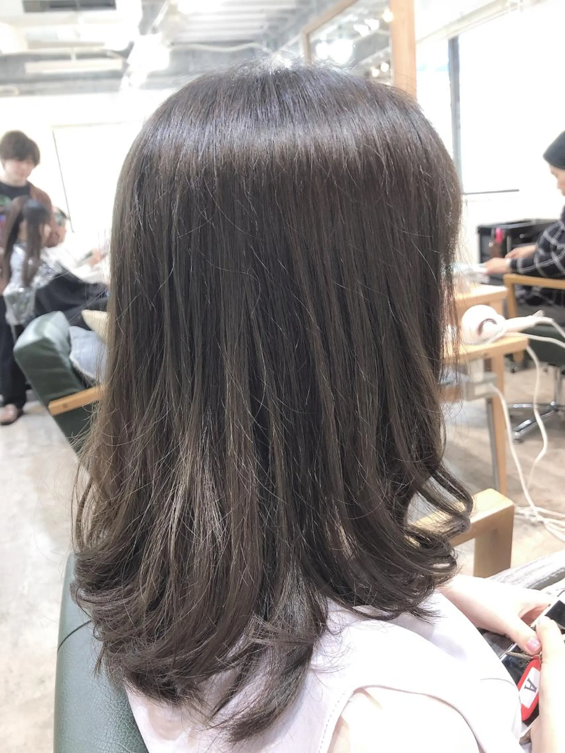 ミディアム ヘアカラー 菊池 貢平のヘアスタイル