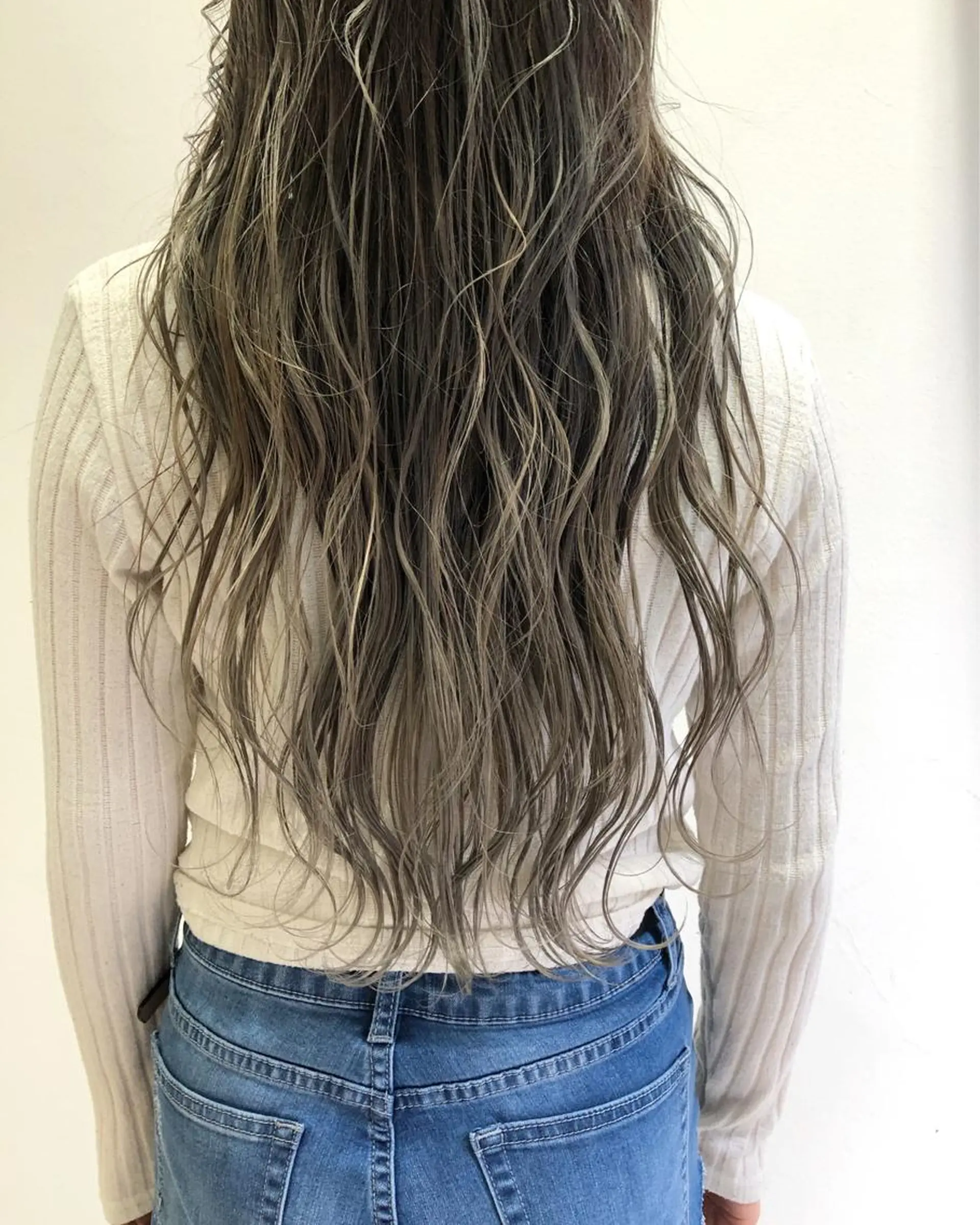 ロング カラー グラデーションカラー ハイライトカラー ハイライト ヘアカラー トリートメント Tao所属・藤川 大智のヘアスタイル