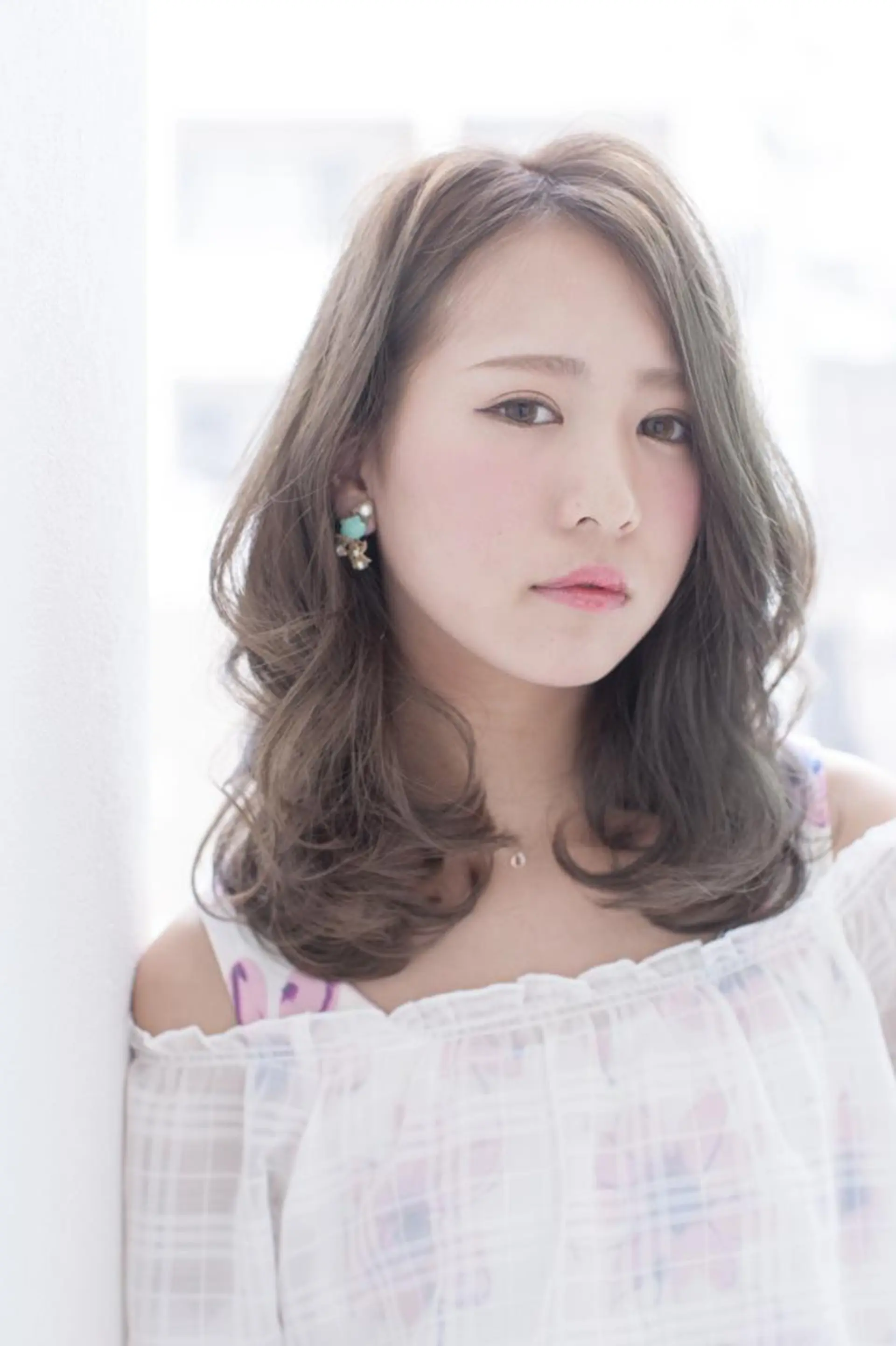 セミロング カラー アッシュ レイヤーカット ヘアカラー トリートメント 山田 周のヘアスタイル